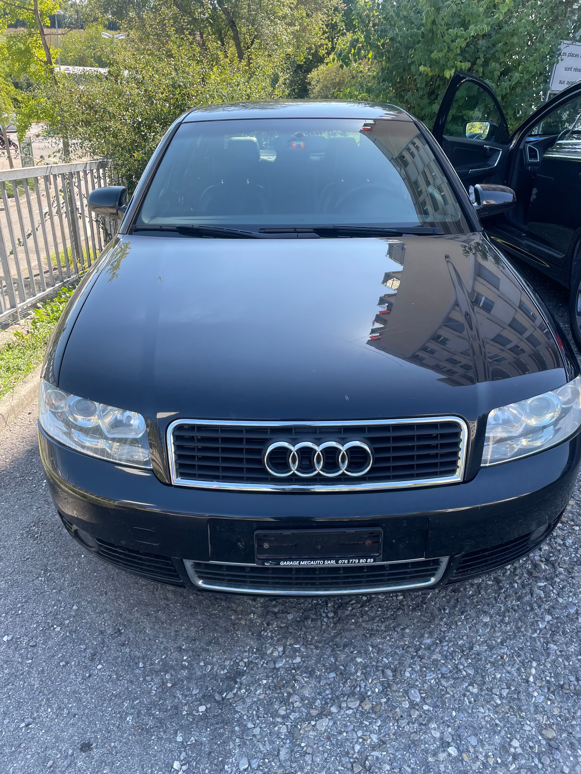 AUDI A4 1.8 T-image-1