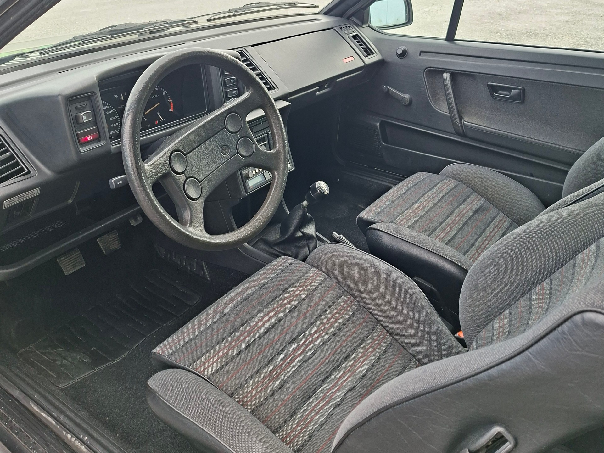 VW Scirocco 1800 GTX 16V Veteranenfahrzeug aus erster Hand-image-7