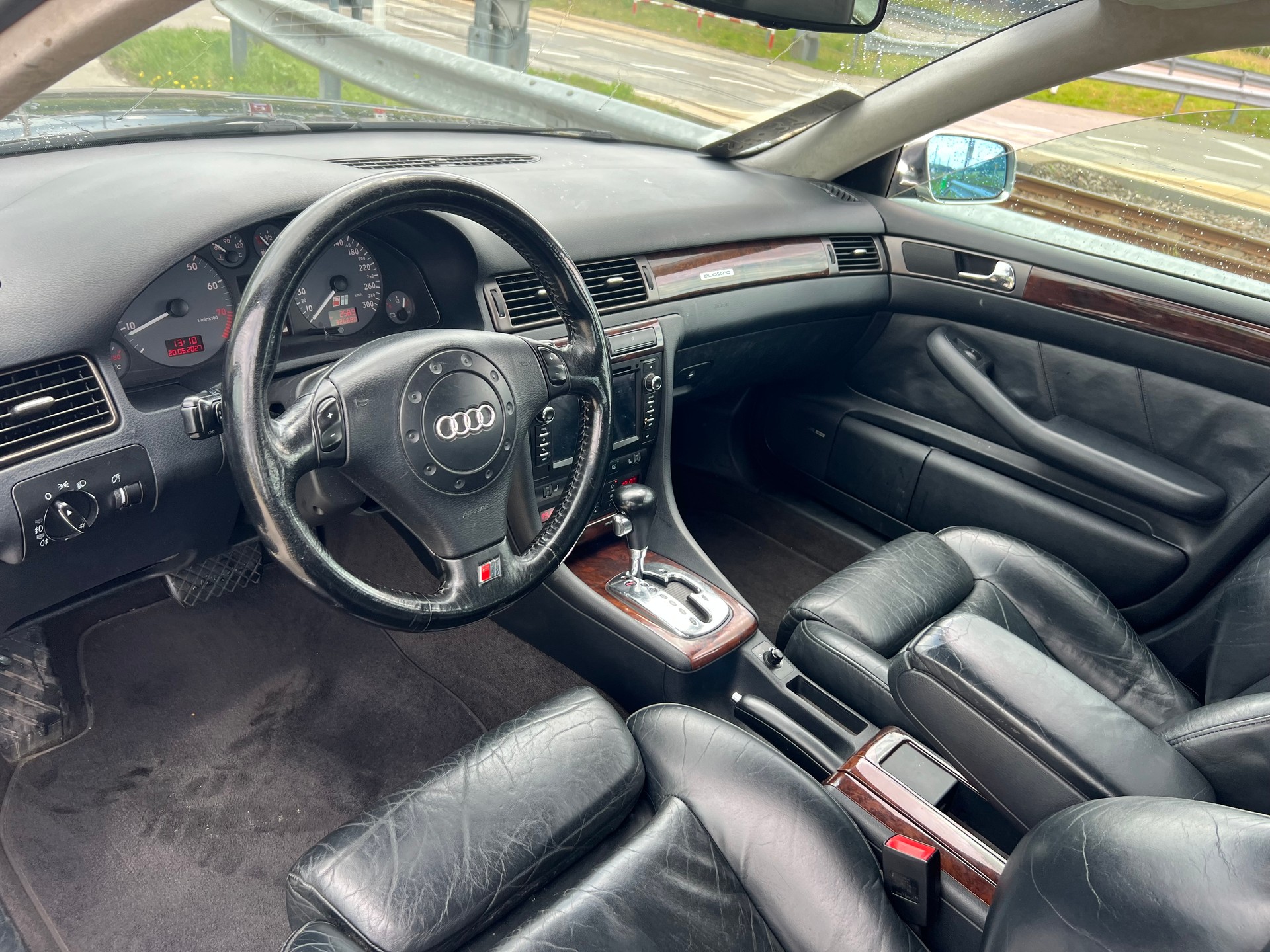 AUDI S6 quattro-image-8