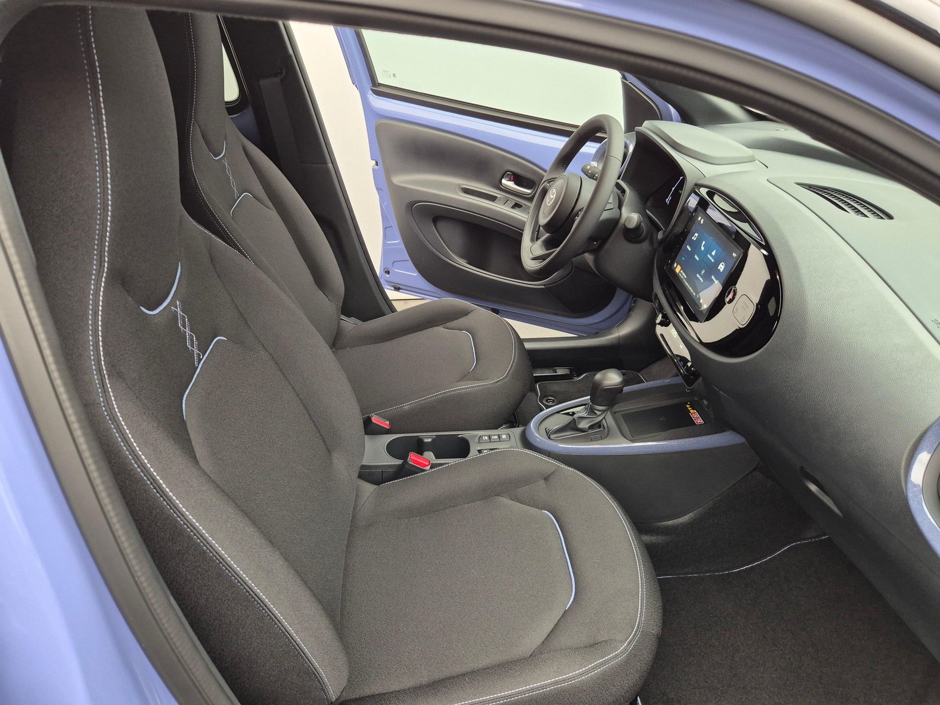 TOYOTA Aygo X 1.5 VVT-i HSD Trend-image-14