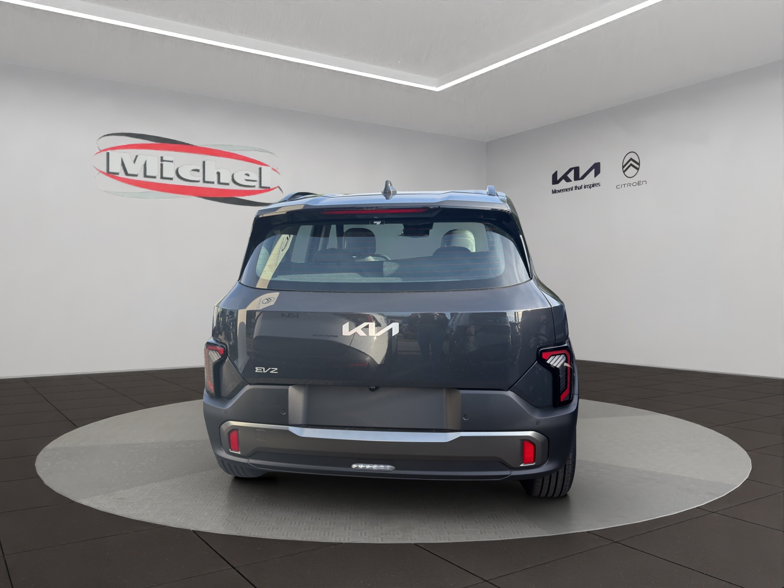 KIA EV2 42.2 kWh Air 4P / 7 CH-Jahre Herstellergarantie / Totwinkelassistent / Lenkradheizung / Sitzheizung vorne-image-3