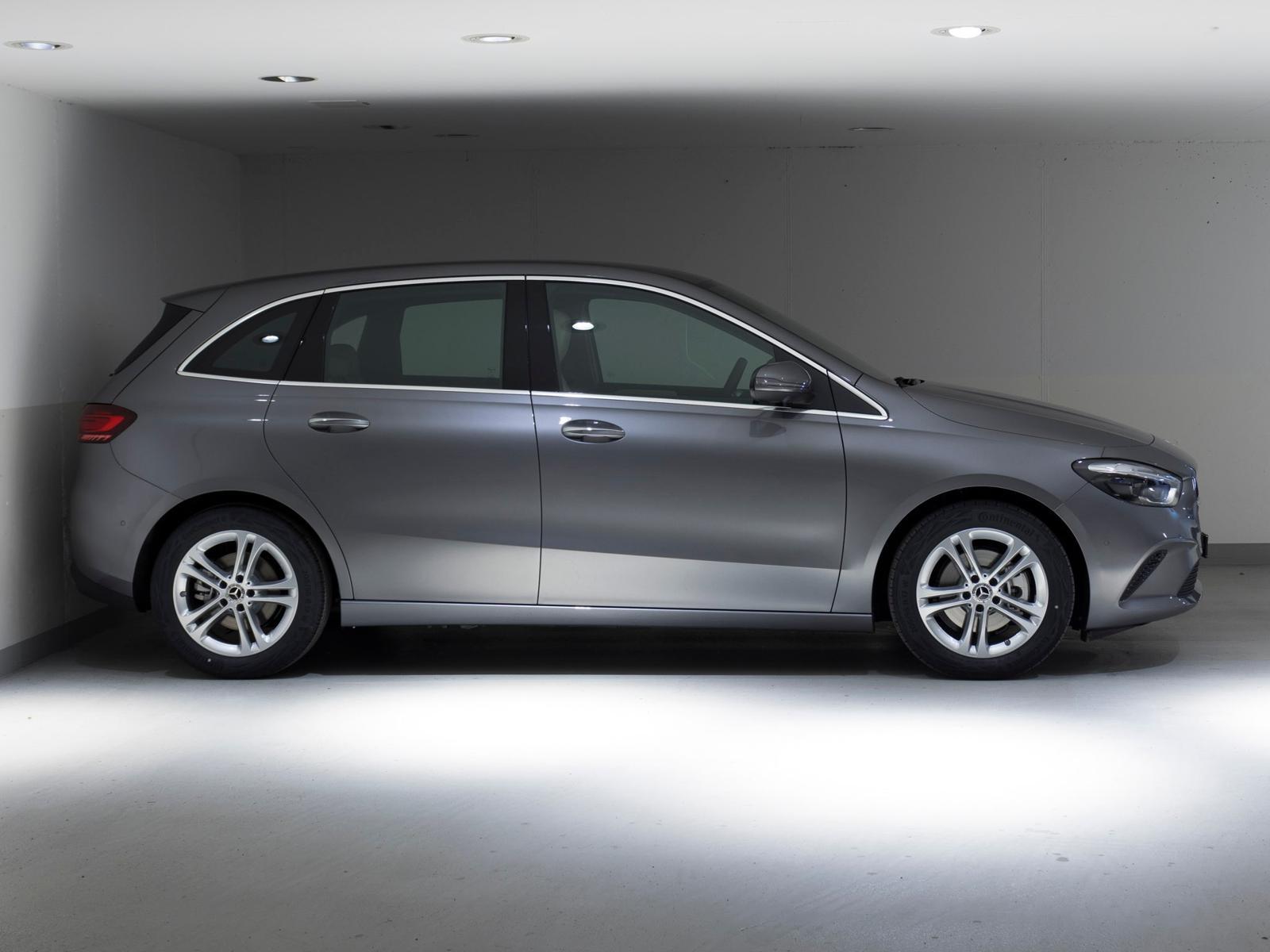 MERCEDES-BENZ B 200-image-1