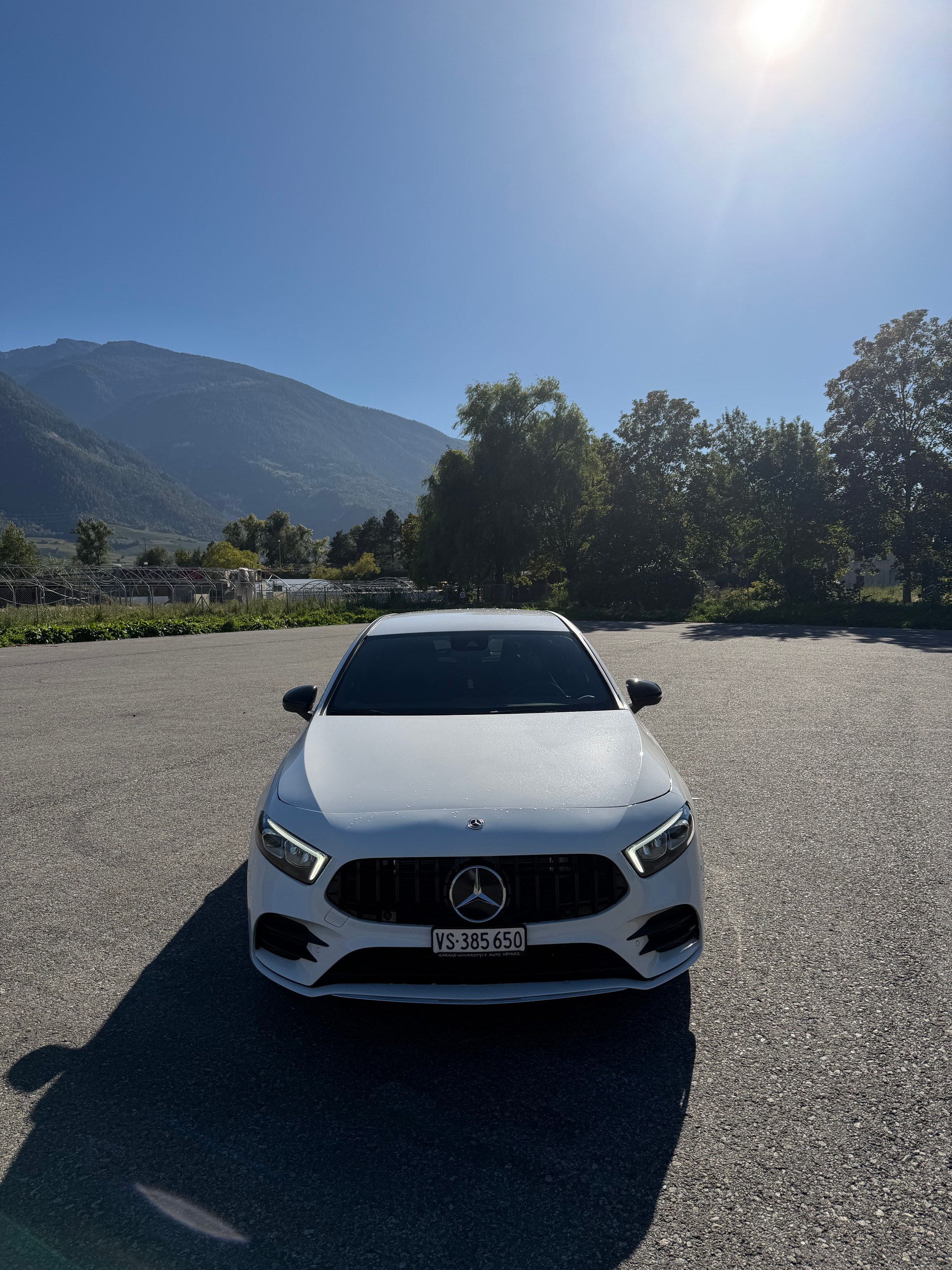 MERCEDES-BENZ A 250 e AMG Line-image-0