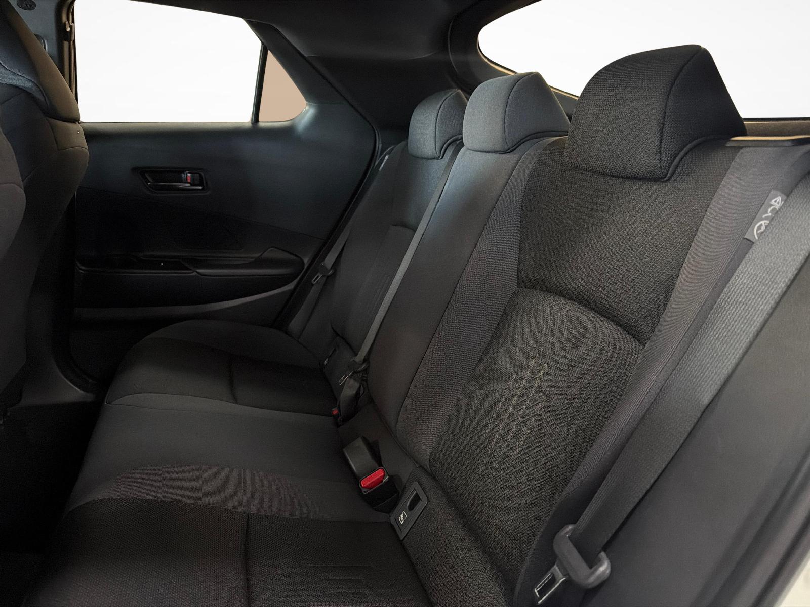 TOYOTA C-HR 2.0 HEV Trend 4x4-image-17