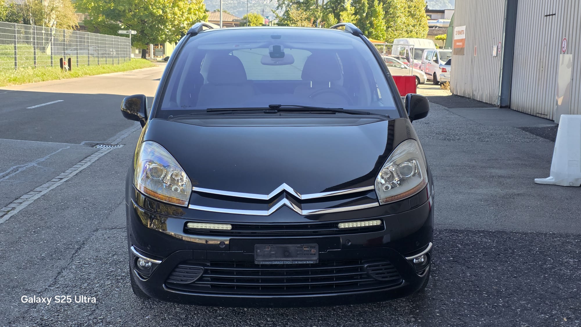 Car photo