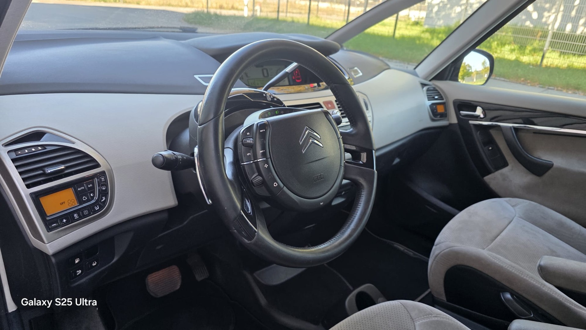 CITROEN Grand C4 Picasso 2.0 HDI Exclusive+ BMP6-image-10