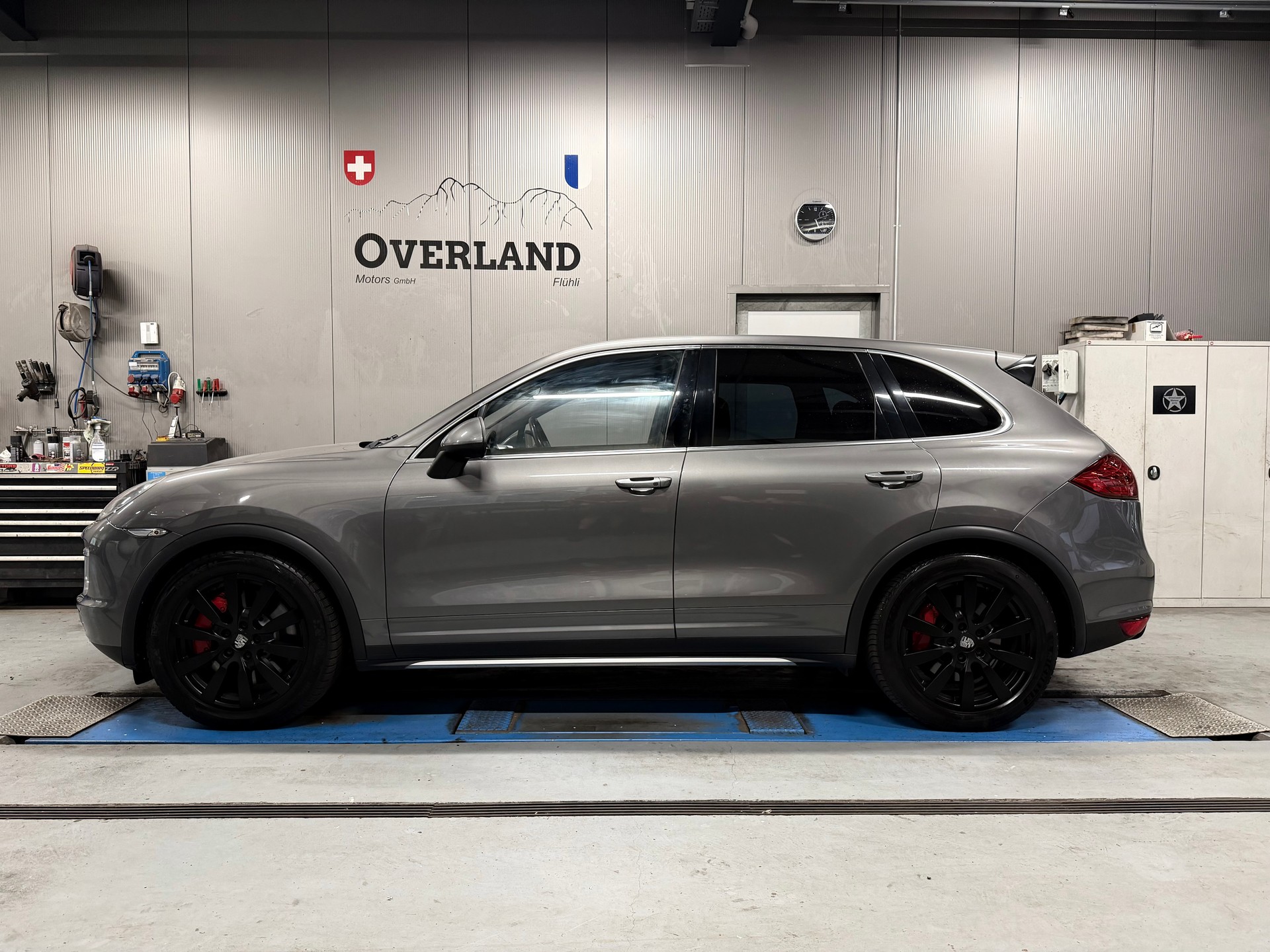 PORSCHE Cayenne Turbo-image-1