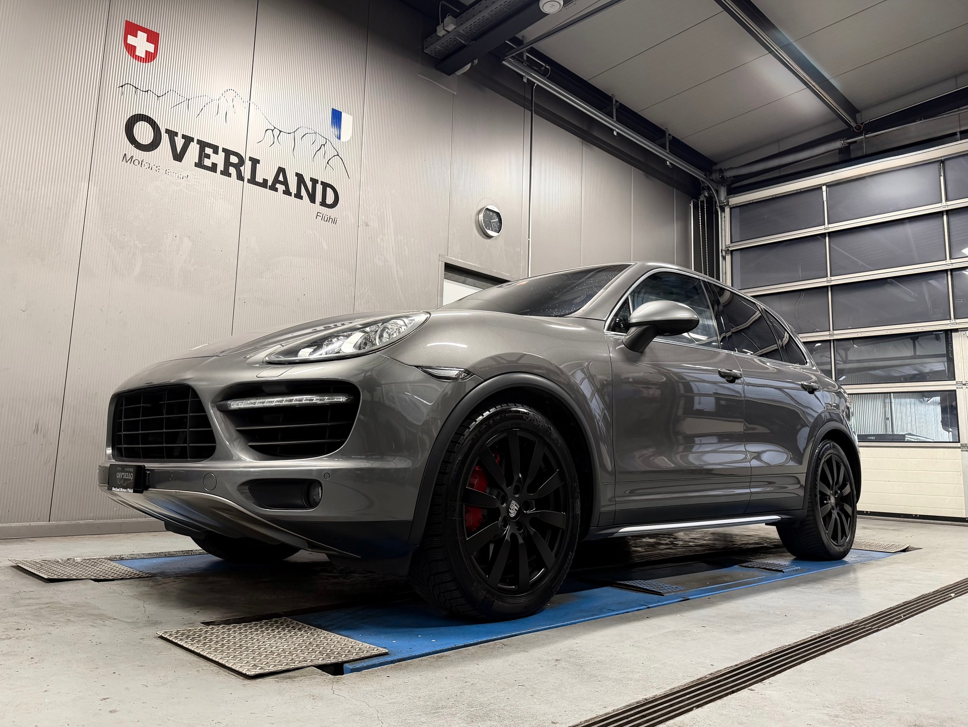 PORSCHE Cayenne Turbo-image-7