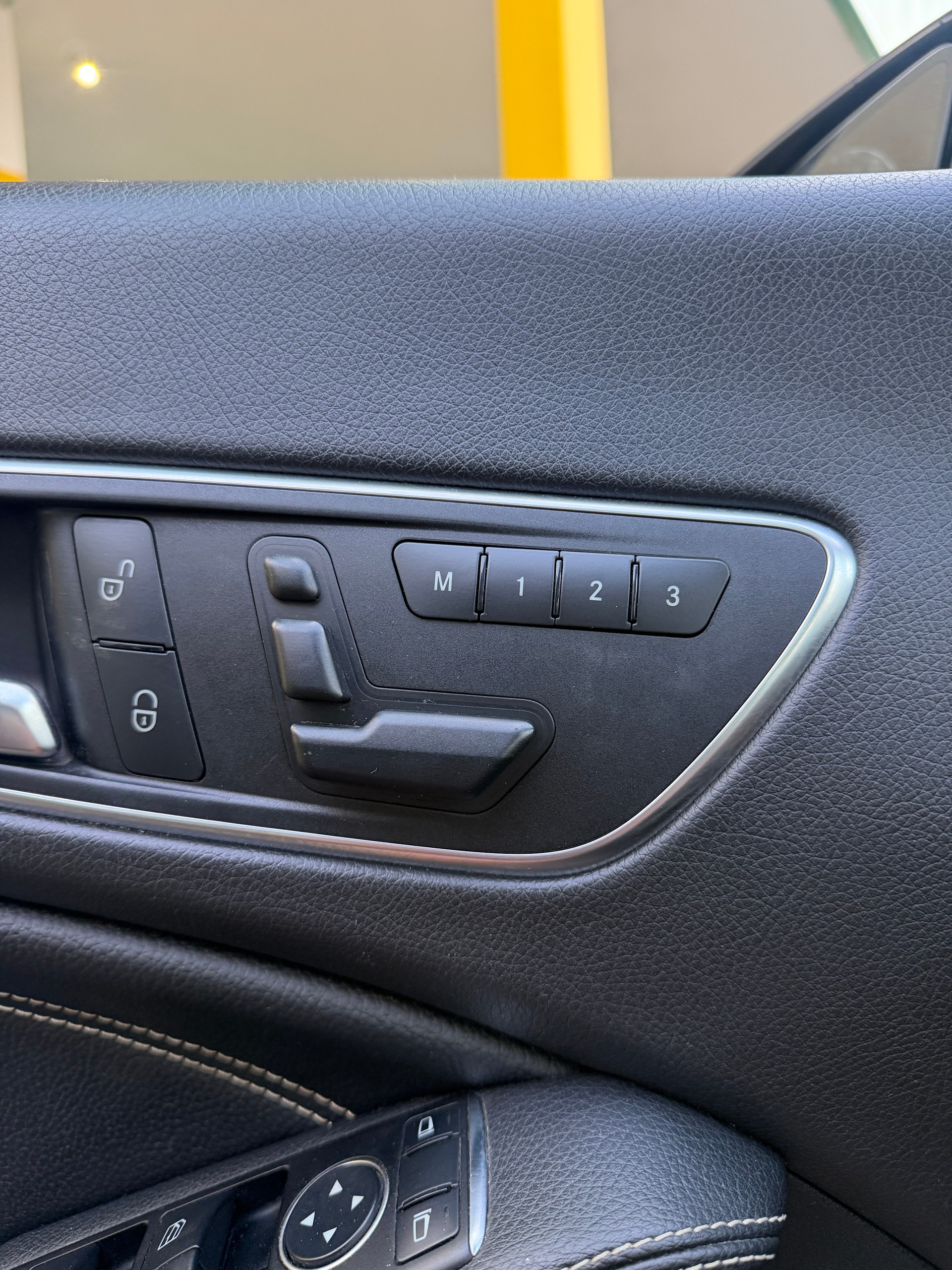 MERCEDES-BENZ CLA 250 Urban 7G-DCT-image-13