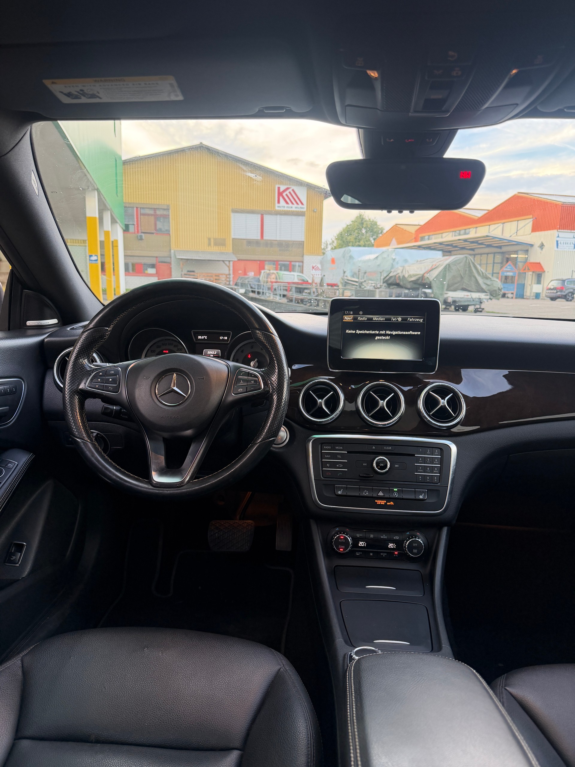 MERCEDES-BENZ CLA 250 Urban 7G-DCT-image-9