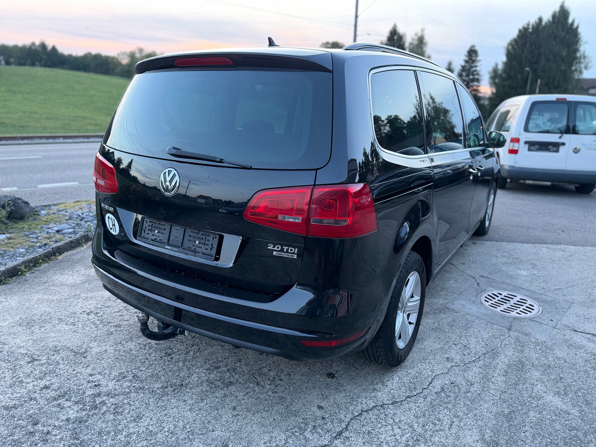 VW Sharan 2.0 TDI BMT Comfortline 4Motion-image-2