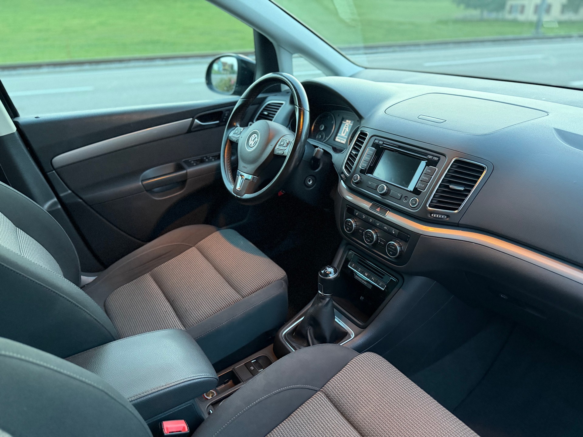 VW Sharan 2.0 TDI BMT Comfortline 4Motion-image-7