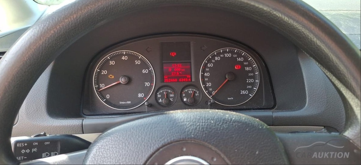 VW Touran 1.6 FSI Trendline-image-10