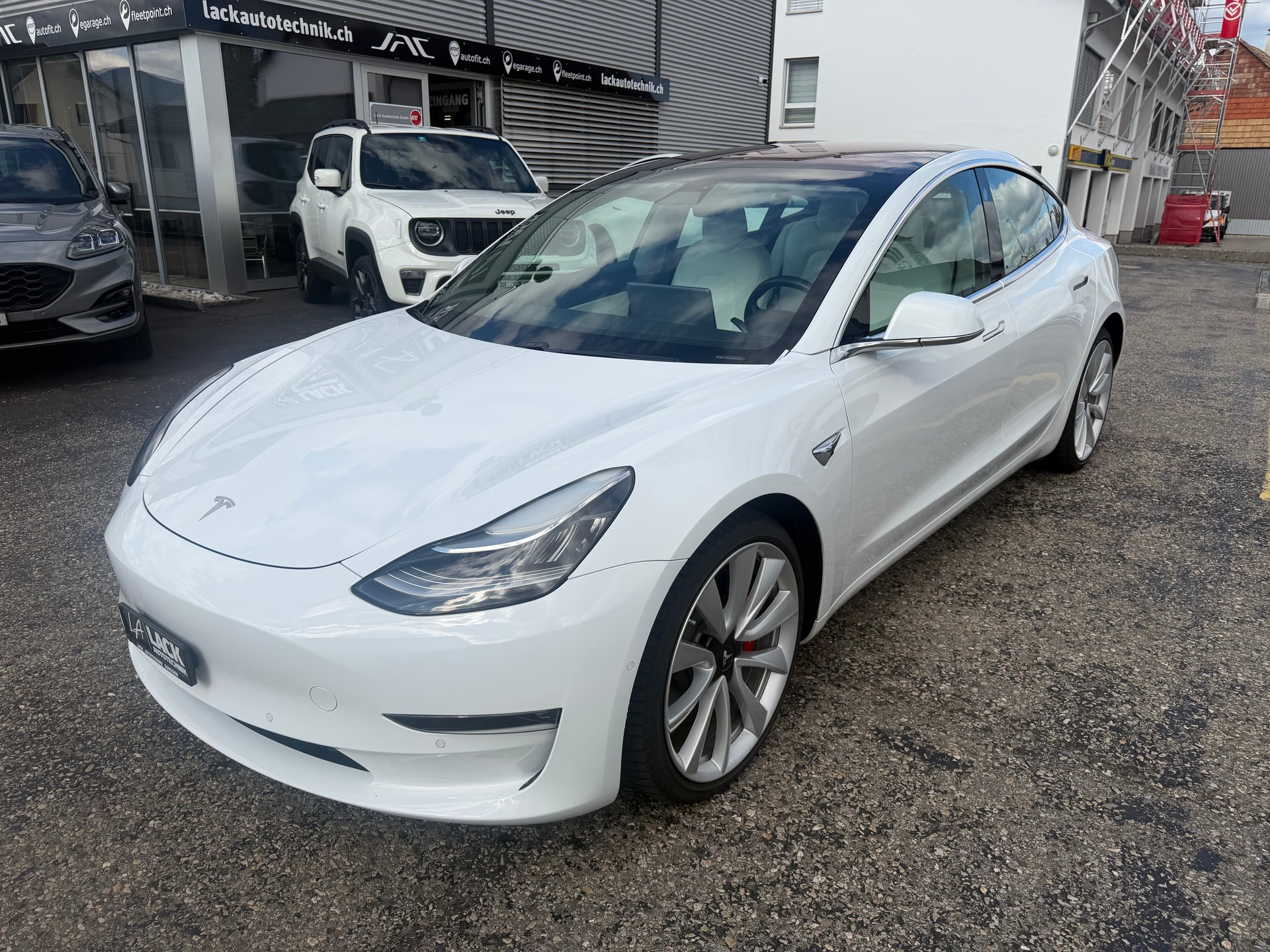 TESLA Model 3 Performance D AWD-image-2