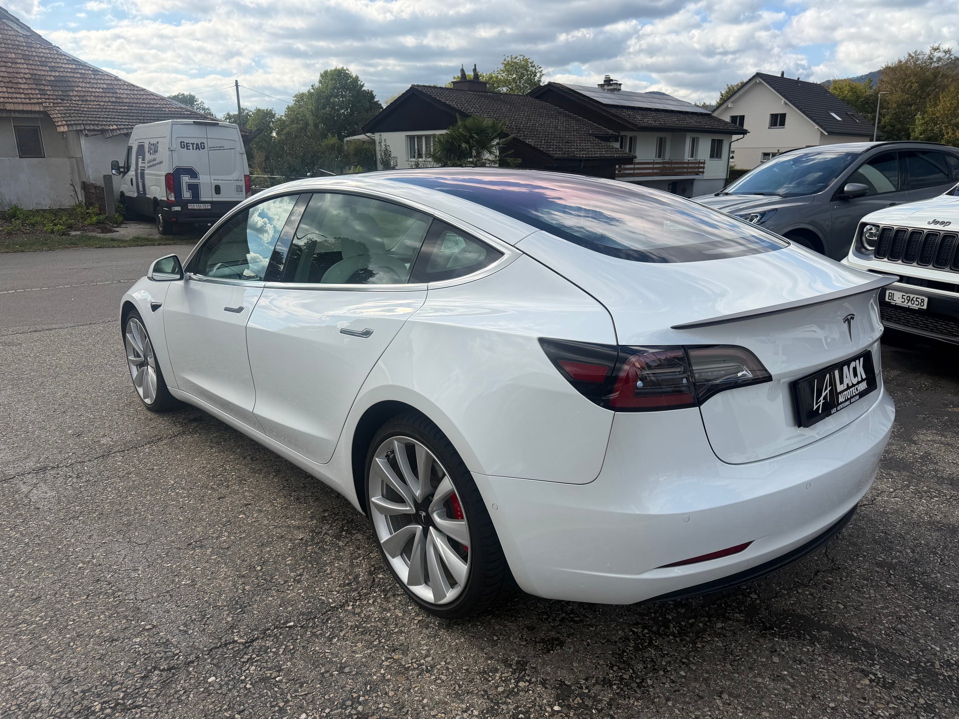 TESLA Model 3 Performance D AWD-image-9