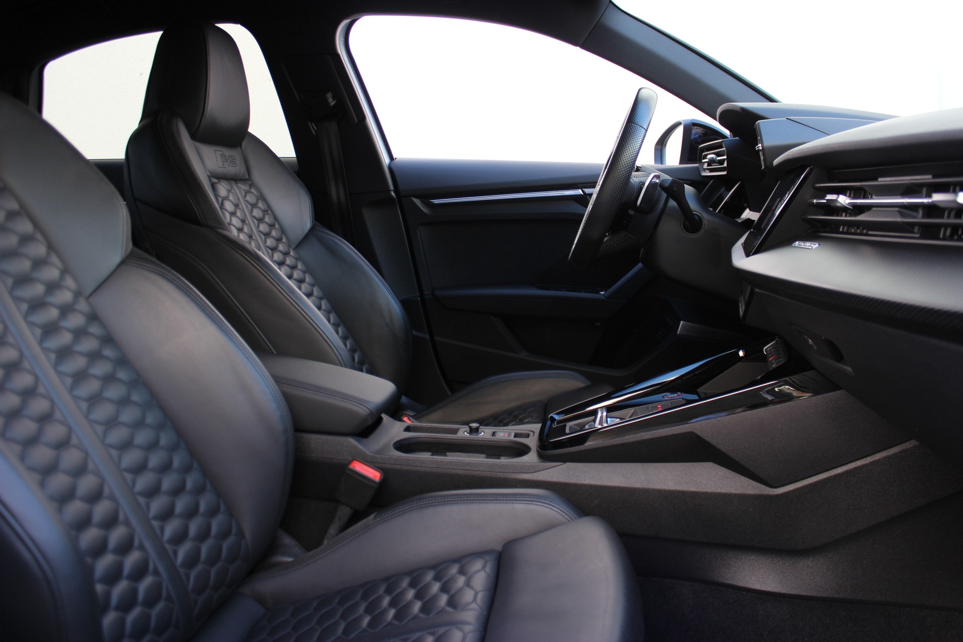 AUDI RS3 Limousine 2.5 TSI quattro S-tronic 🎉1.9%-LEASINGAKTION🎉-image-1