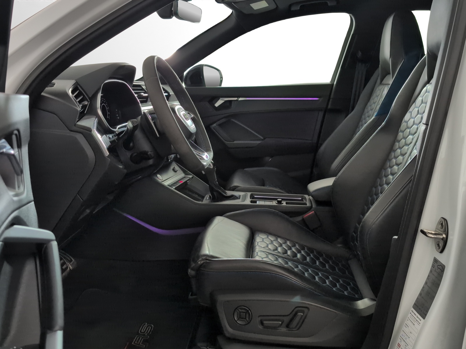 AUDI RS Q3 2.5 TFSI quattro S tronic-image-5