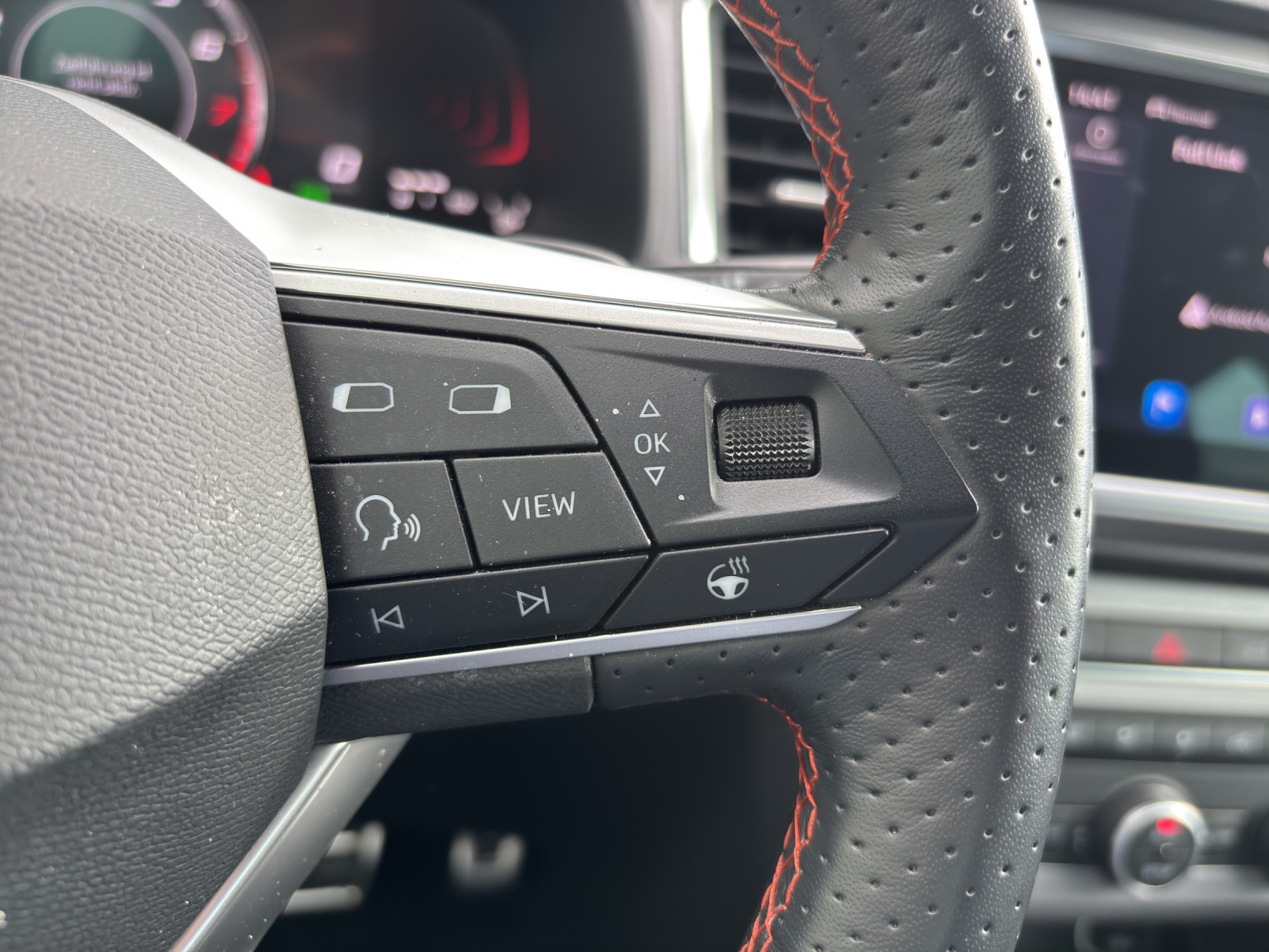 SEAT Ateca 2.0 TSI FR 4Drive DSG mit AHK & Fahrerassistenzpaket-image-15