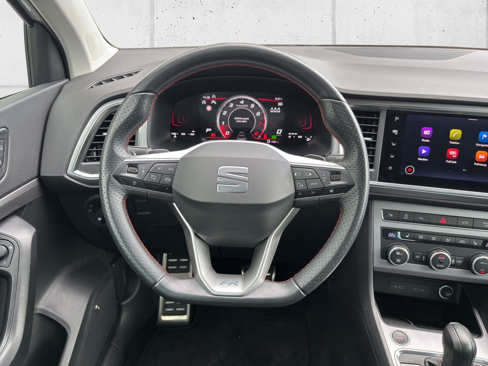 SEAT Ateca 2.0 TSI FR 4Drive DSG mit AHK & Fahrerassistenzpaket-image-13