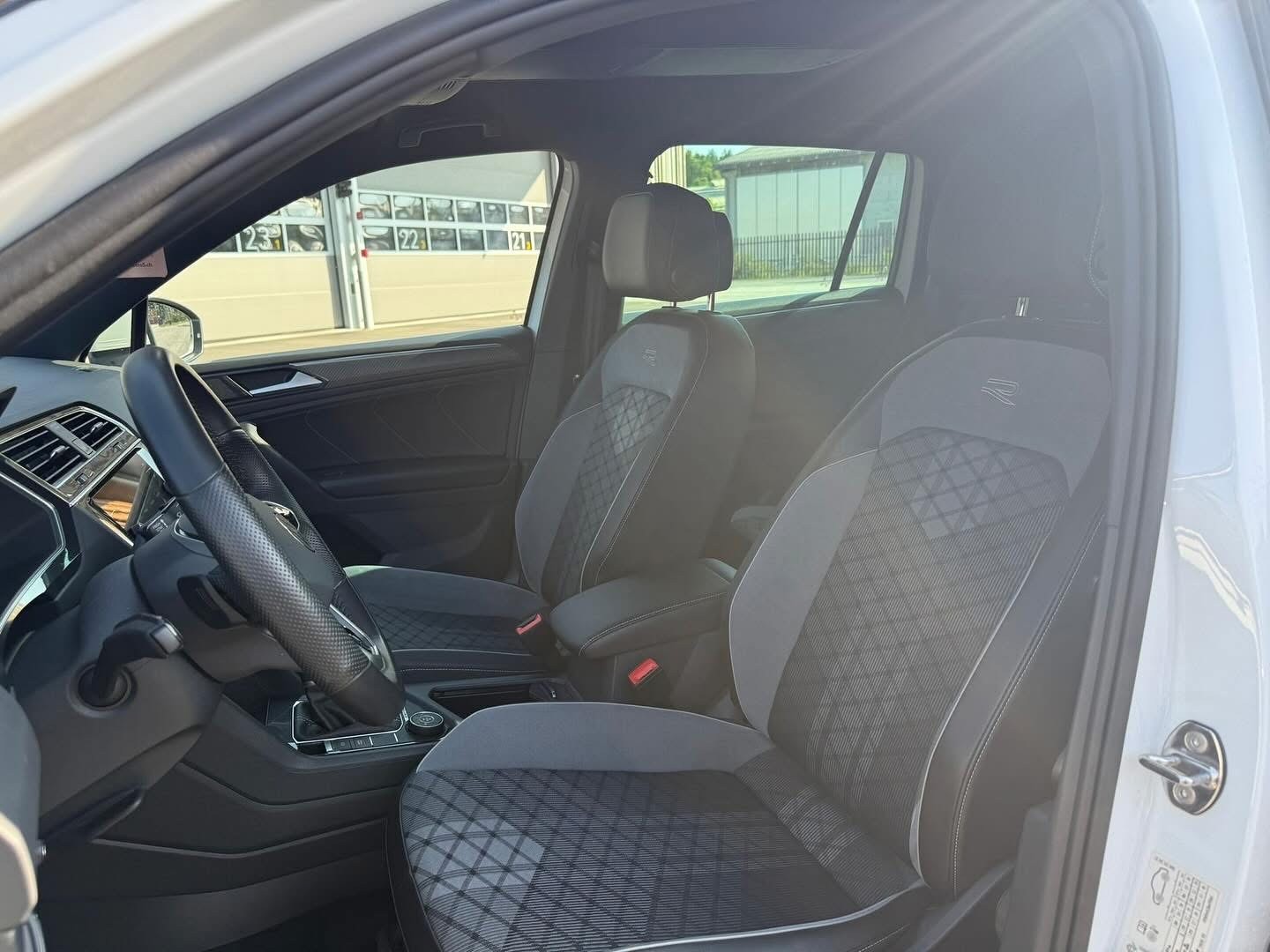 VW Tiguan 2.0TSI R-Line 4Motion DSG-image-7