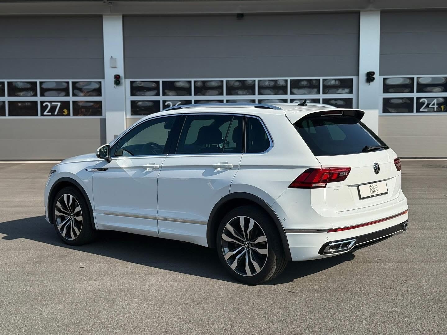 VW Tiguan 2.0TSI R-Line 4Motion DSG-image-3