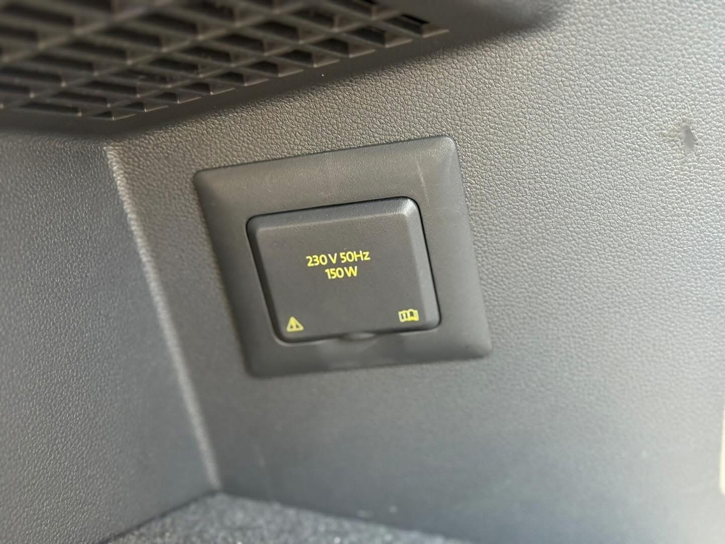 VW Tiguan 2.0TSI R-Line 4Motion DSG-image-8