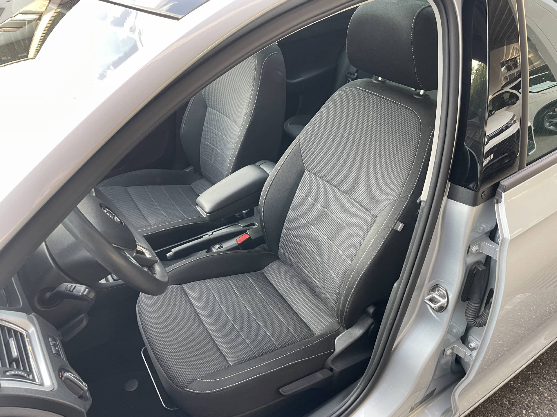 SKODA Rapid Spaceback 1.4 TSI Elegance DSG-image-10