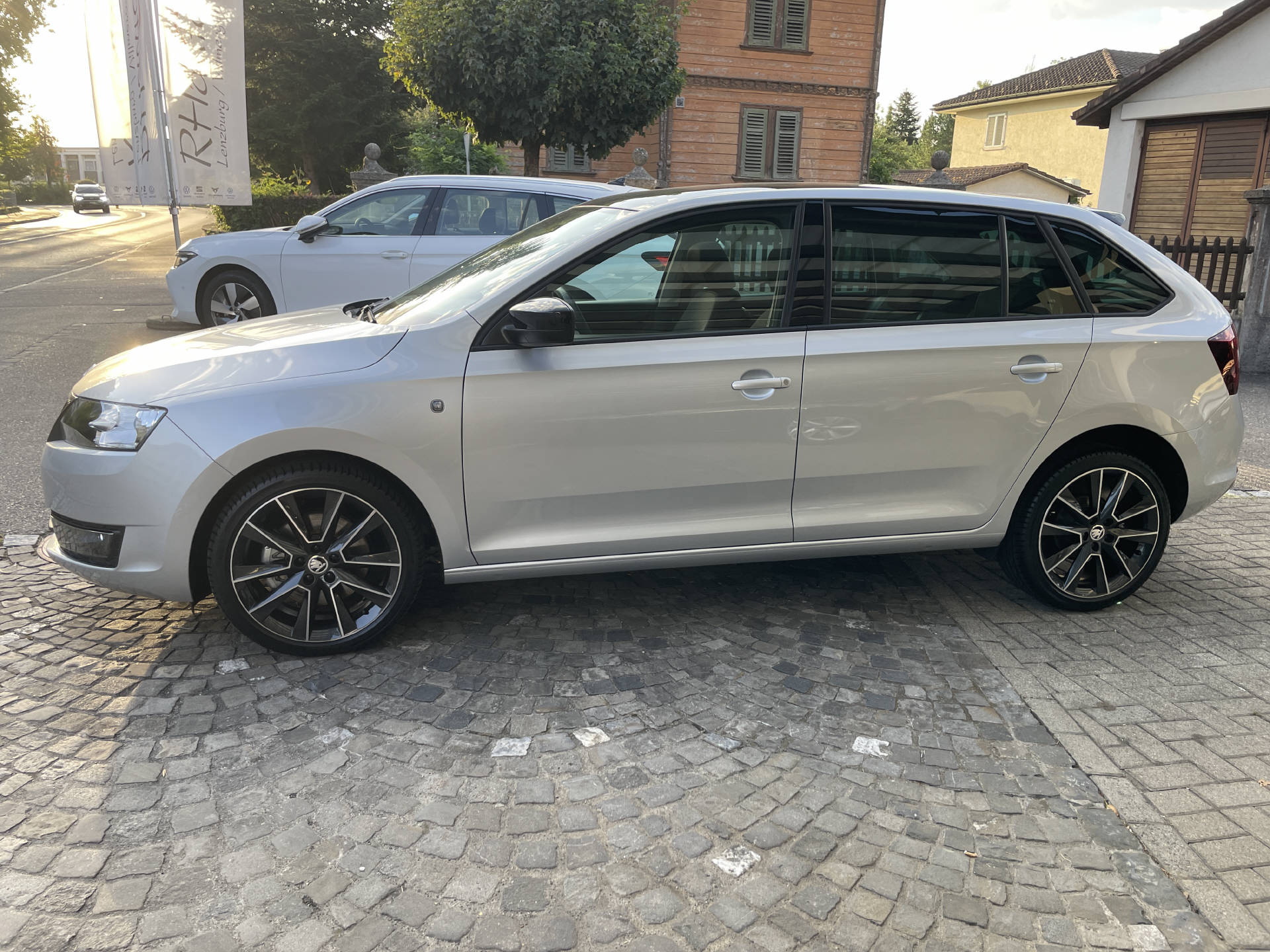 SKODA Rapid Spaceback 1.4 TSI Elegance DSG-image-2