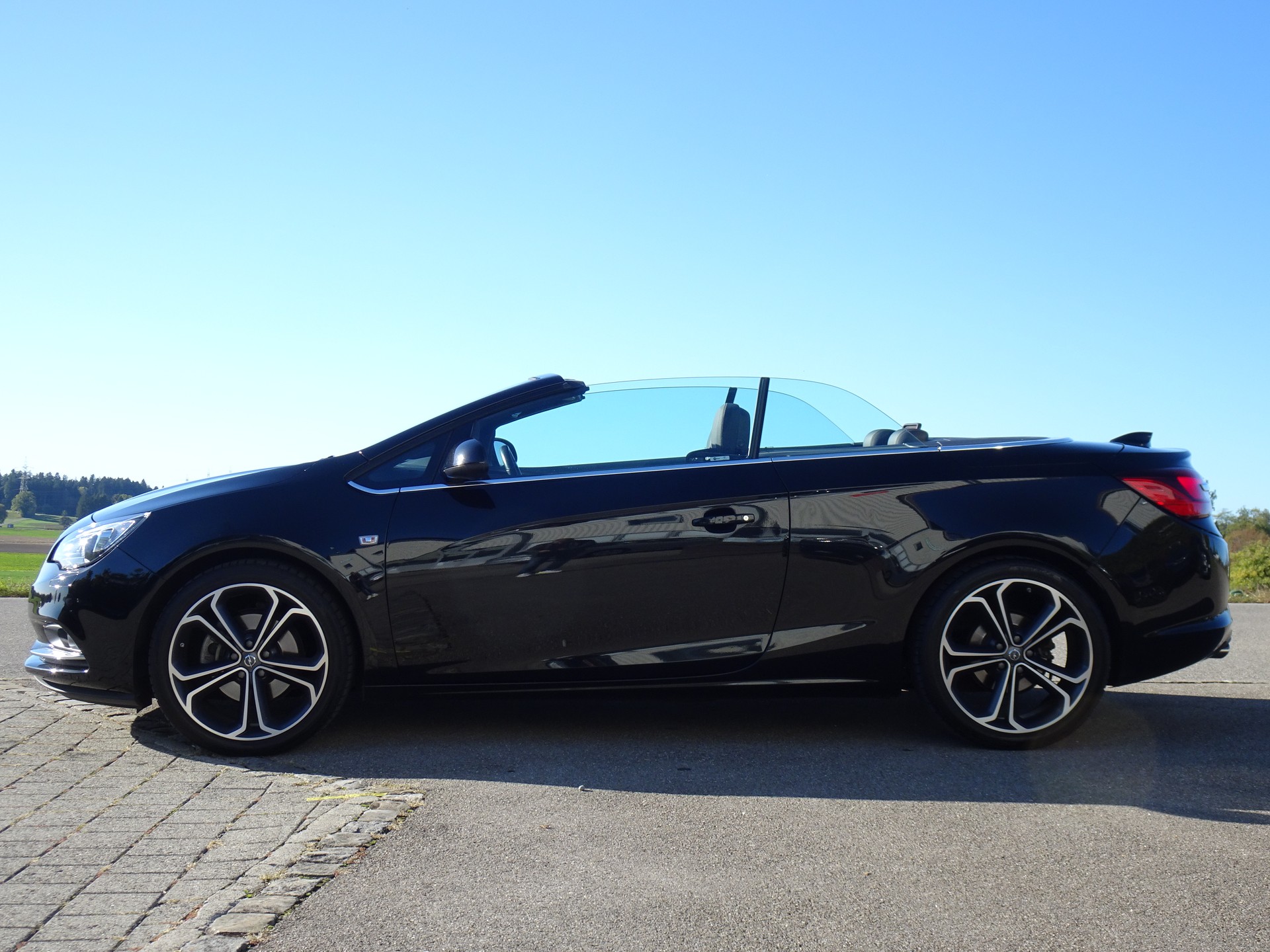 OPEL Cascada 1.6i 16V Cosmo-image-1