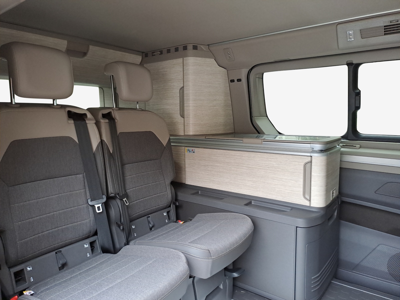 VW California 2.0 TDI Beach Ocean-image-11
