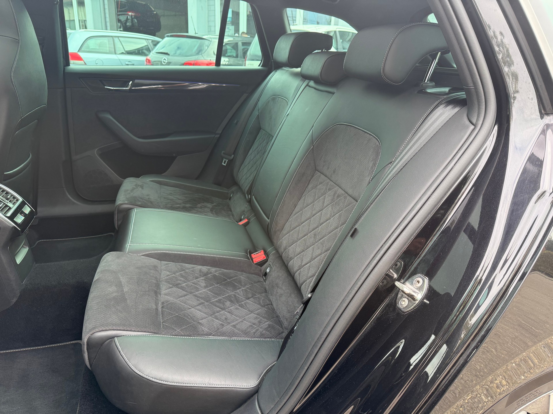 SKODA Superb Combi 2.0 TSI SportLine+ DSG 4x4-image-10