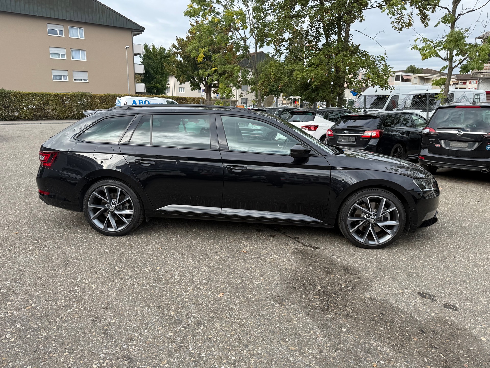 SKODA Superb Combi 2.0 TSI SportLine+ DSG 4x4-image-2