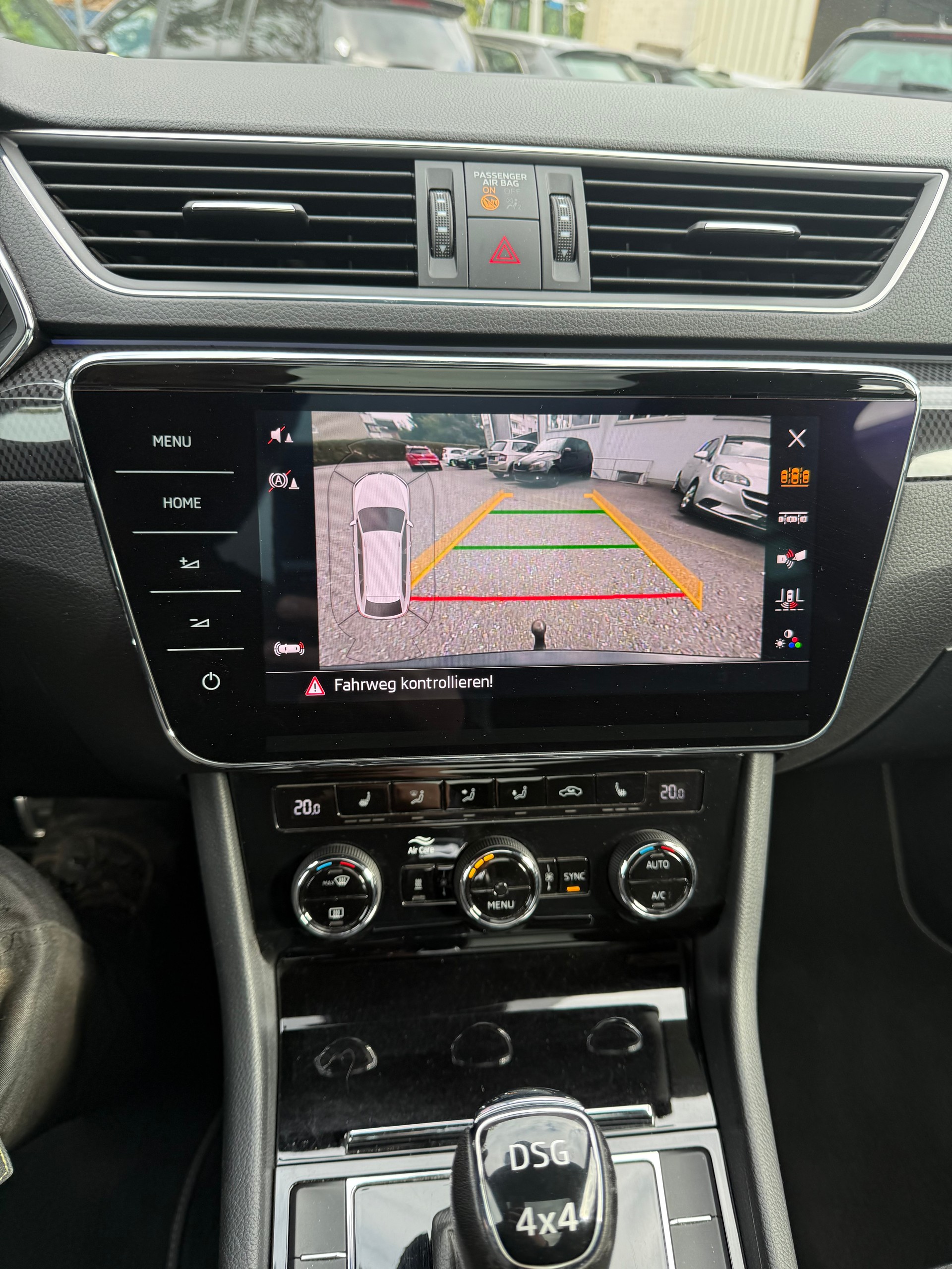 SKODA Superb Combi 2.0 TSI SportLine+ DSG 4x4-image-16