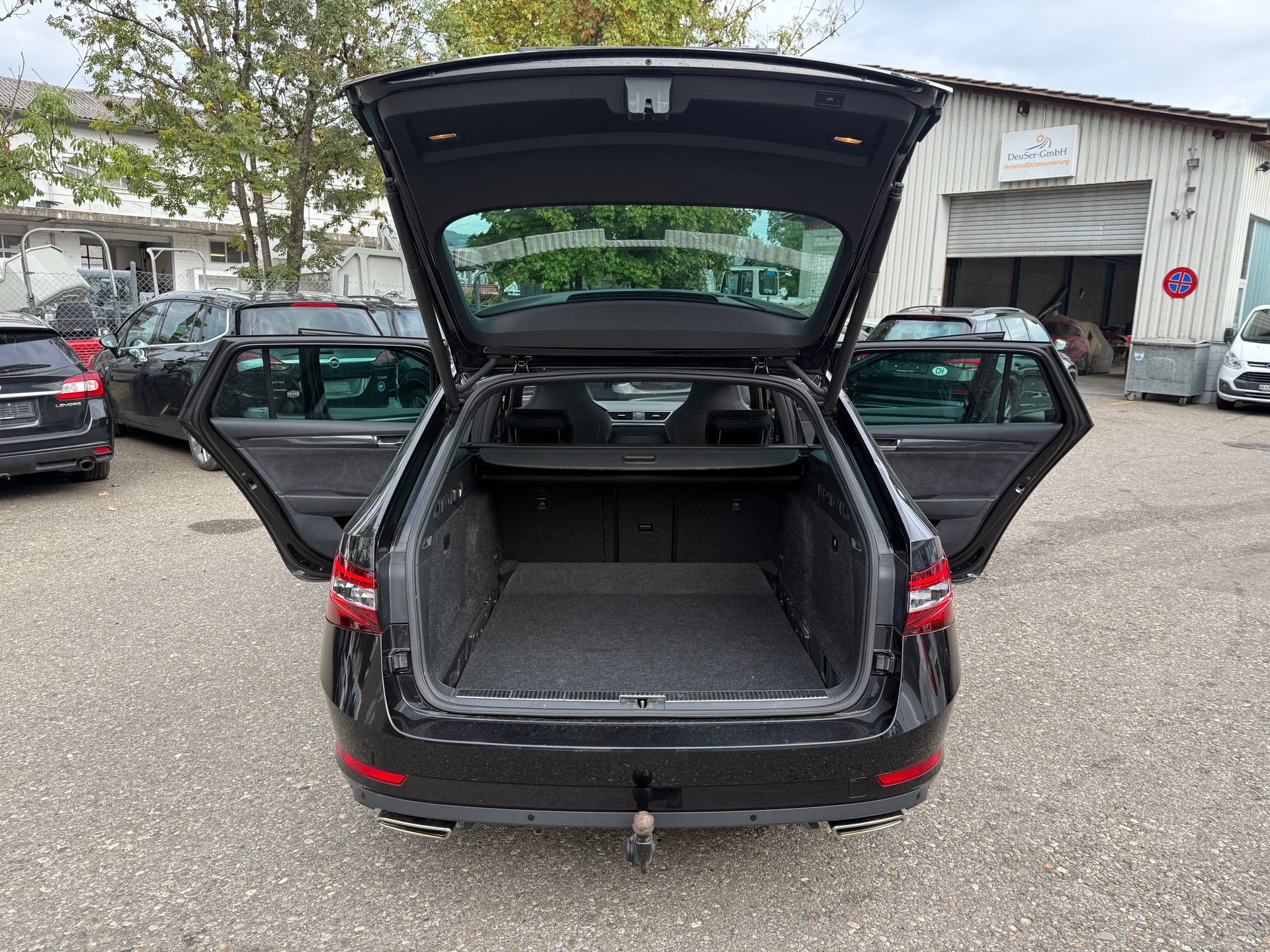 SKODA Superb Combi 2.0 TSI SportLine+ DSG 4x4-image-11