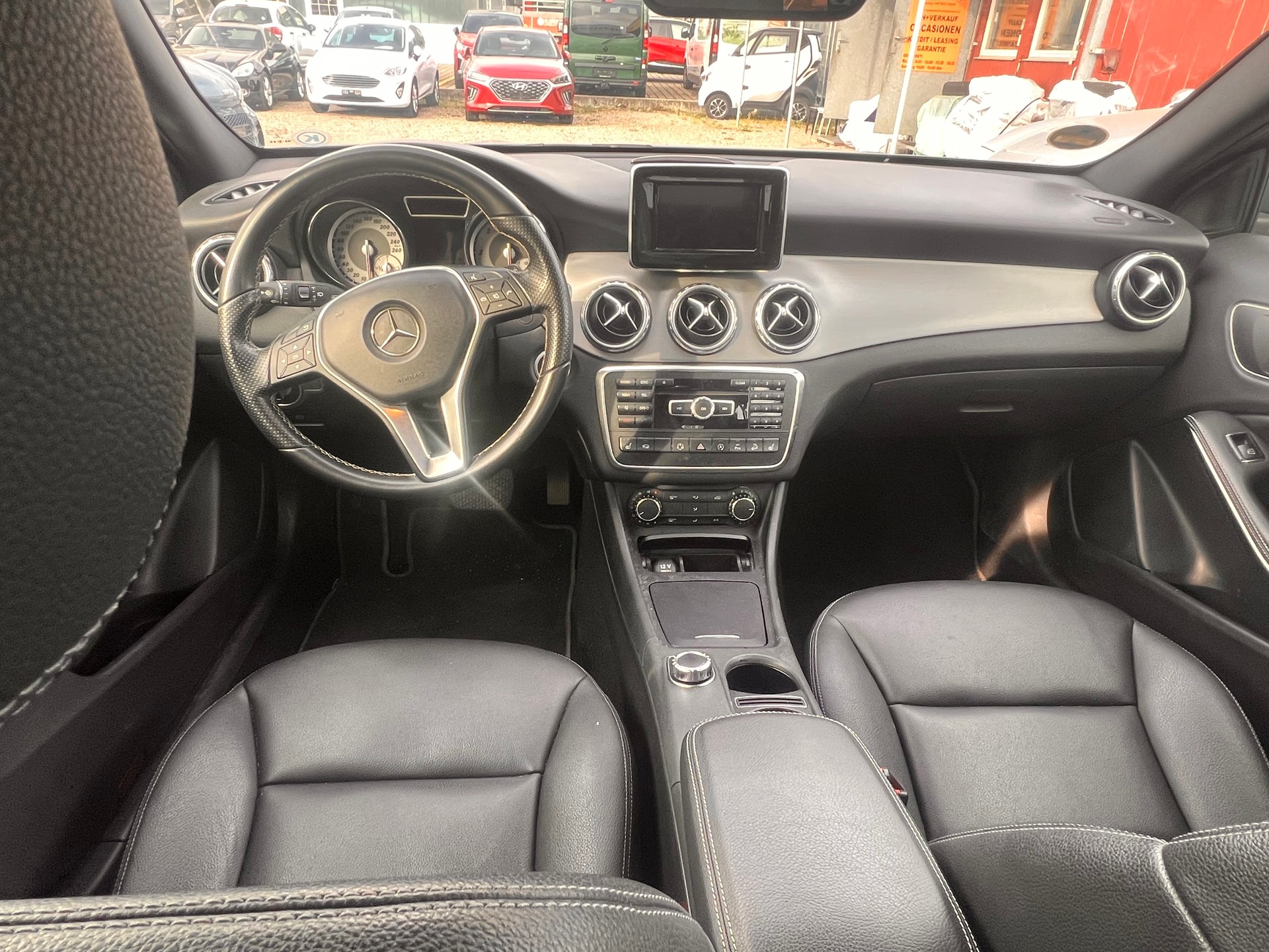 MERCEDES-BENZ GLA 220 CDI Urban 4Matic 7G-DCT-image-8