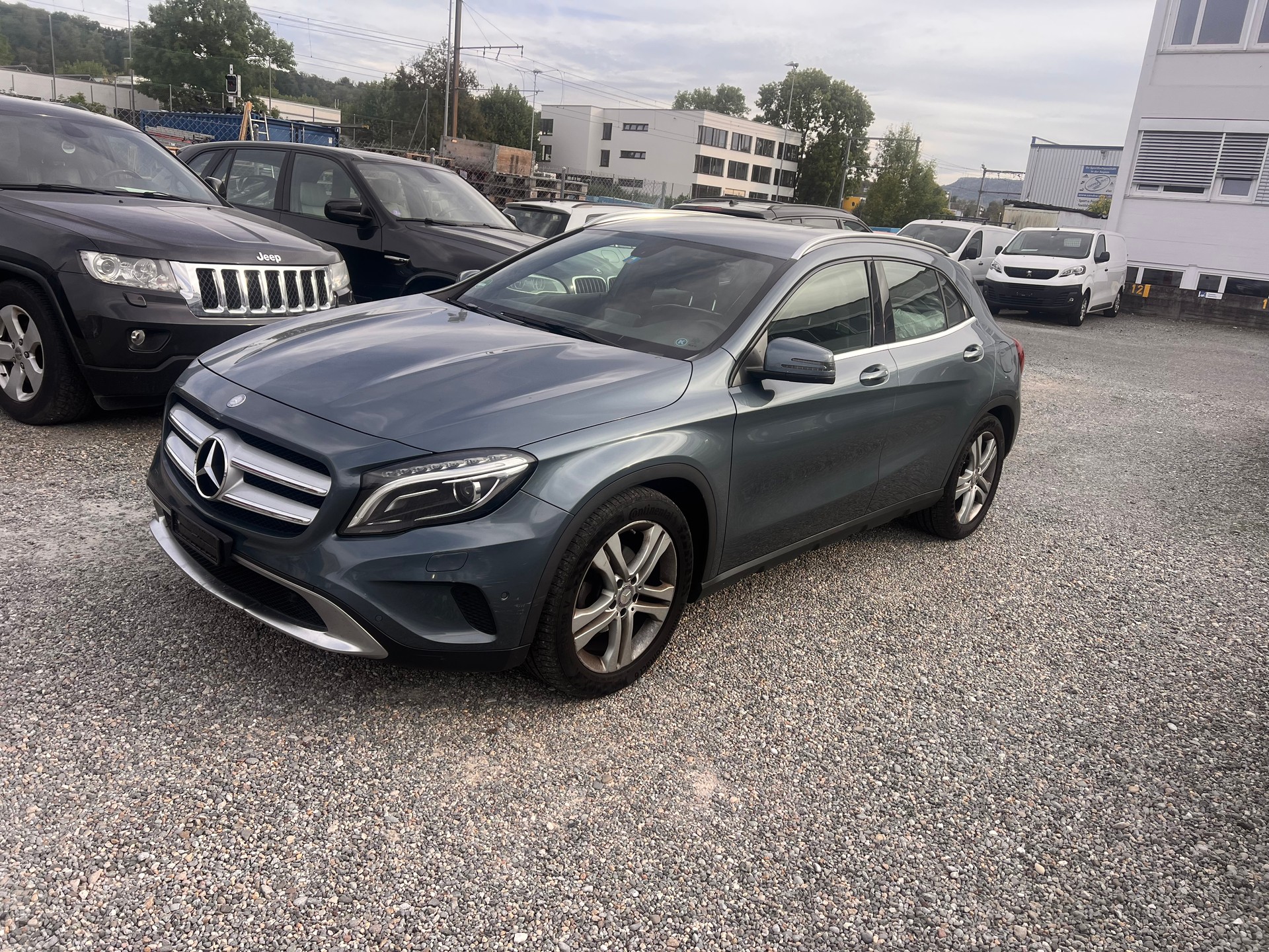 MERCEDES-BENZ GLA 220 CDI Urban 4Matic 7G-DCT-image-2