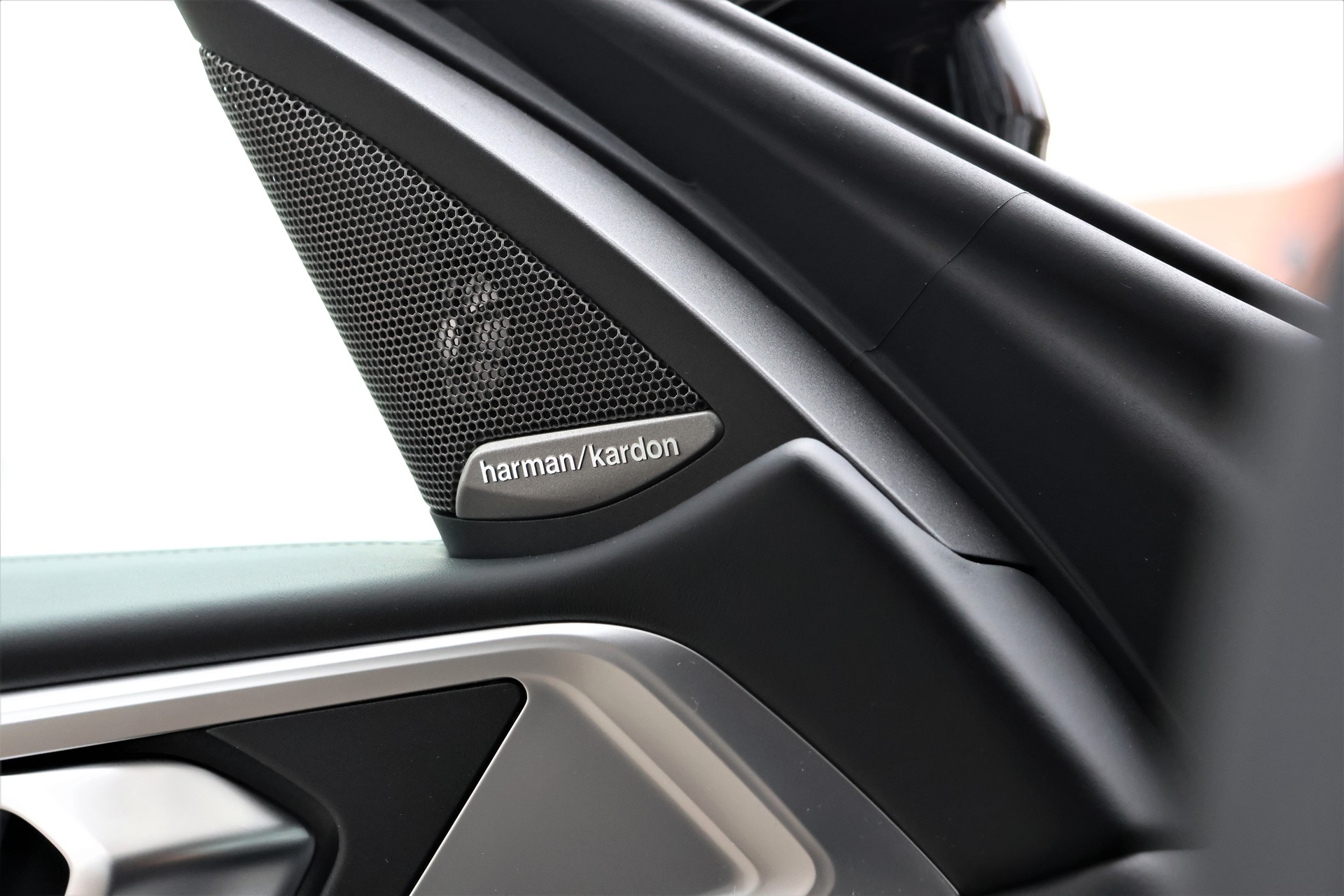 BMW M4 Coupé Competition M xDrive (CH)-image-23