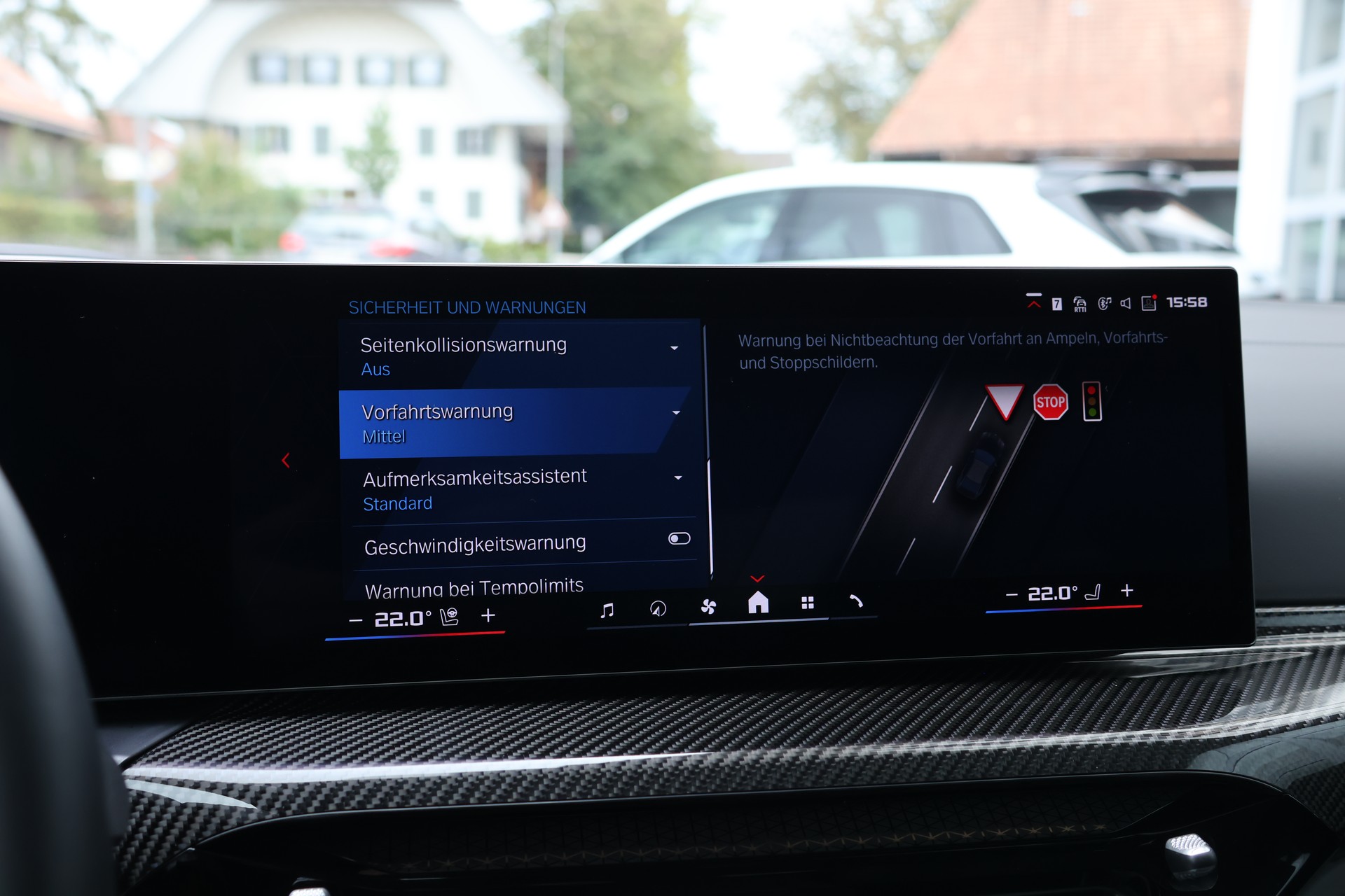 BMW M4 Coupé Competition M xDrive (CH)-image-27