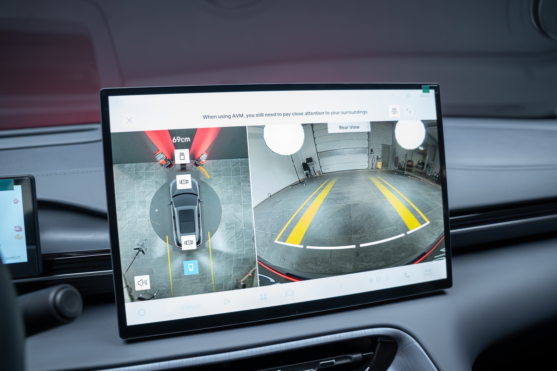 GEELY MAX + / Panorama-Glasdach / HeadUp / 360°Kamera-image-34