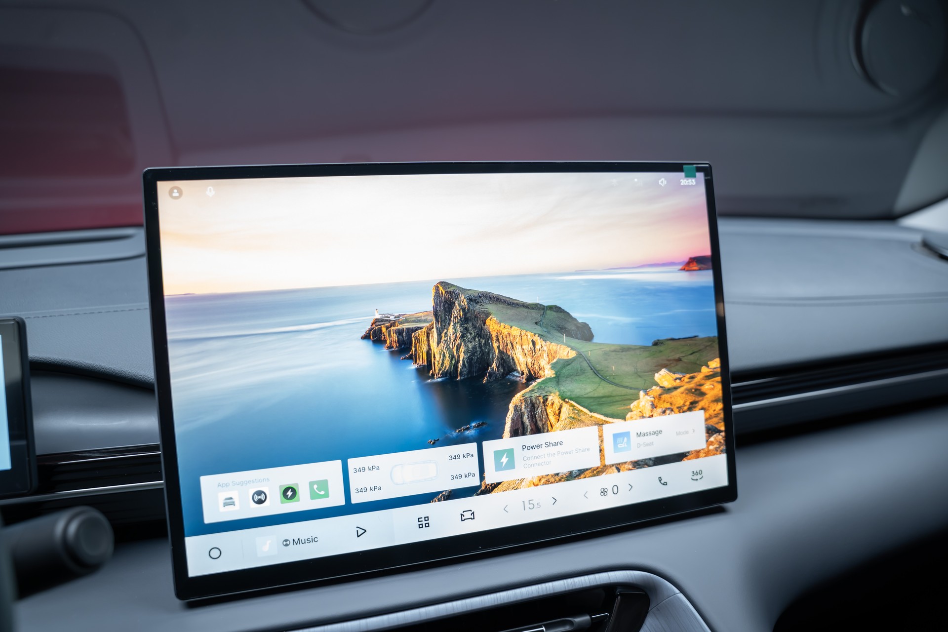 GEELY MAX + / Panorama-Glasdach / HeadUp / 360°Kamera-image-35