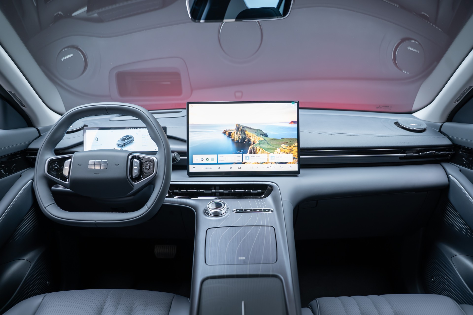 GEELY MAX + / Panorama-Glasdach / HeadUp / 360°Kamera-image-28