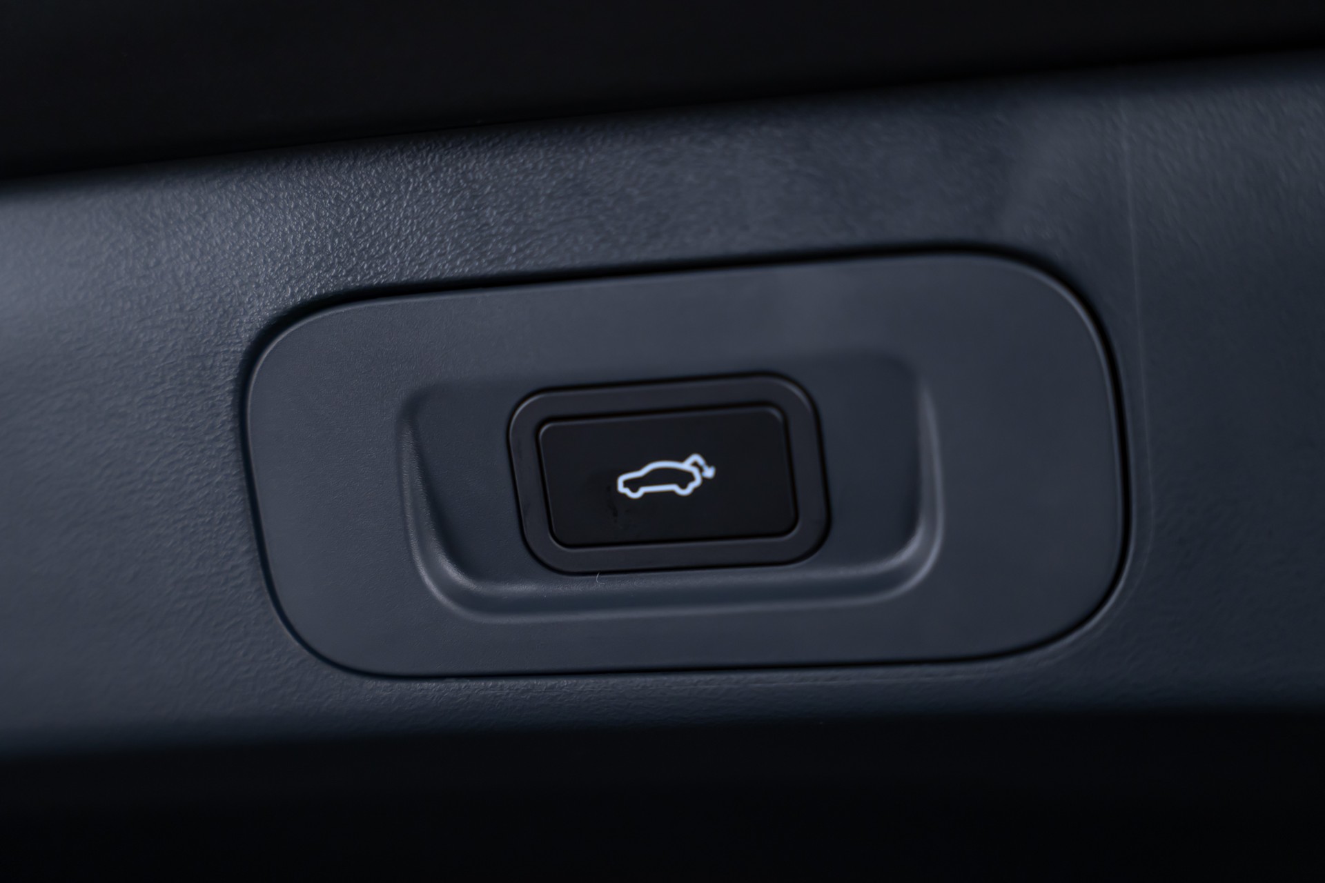 GEELY MAX + / Panorama-Glasdach / HeadUp / 360°Kamera-image-8