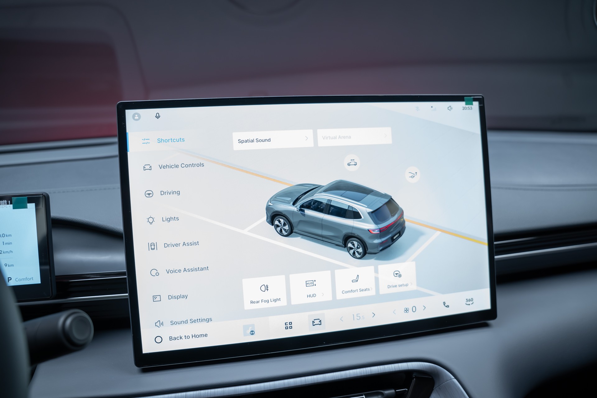 GEELY MAX + / Panorama-Glasdach / HeadUp / 360°Kamera-image-37