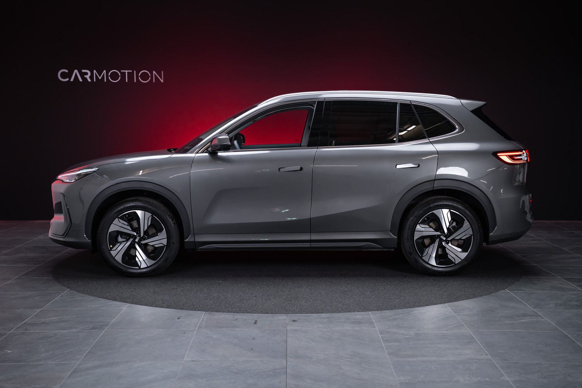 GEELY MAX + / Panorama-Glasdach / HeadUp / 360°Kamera-image-10