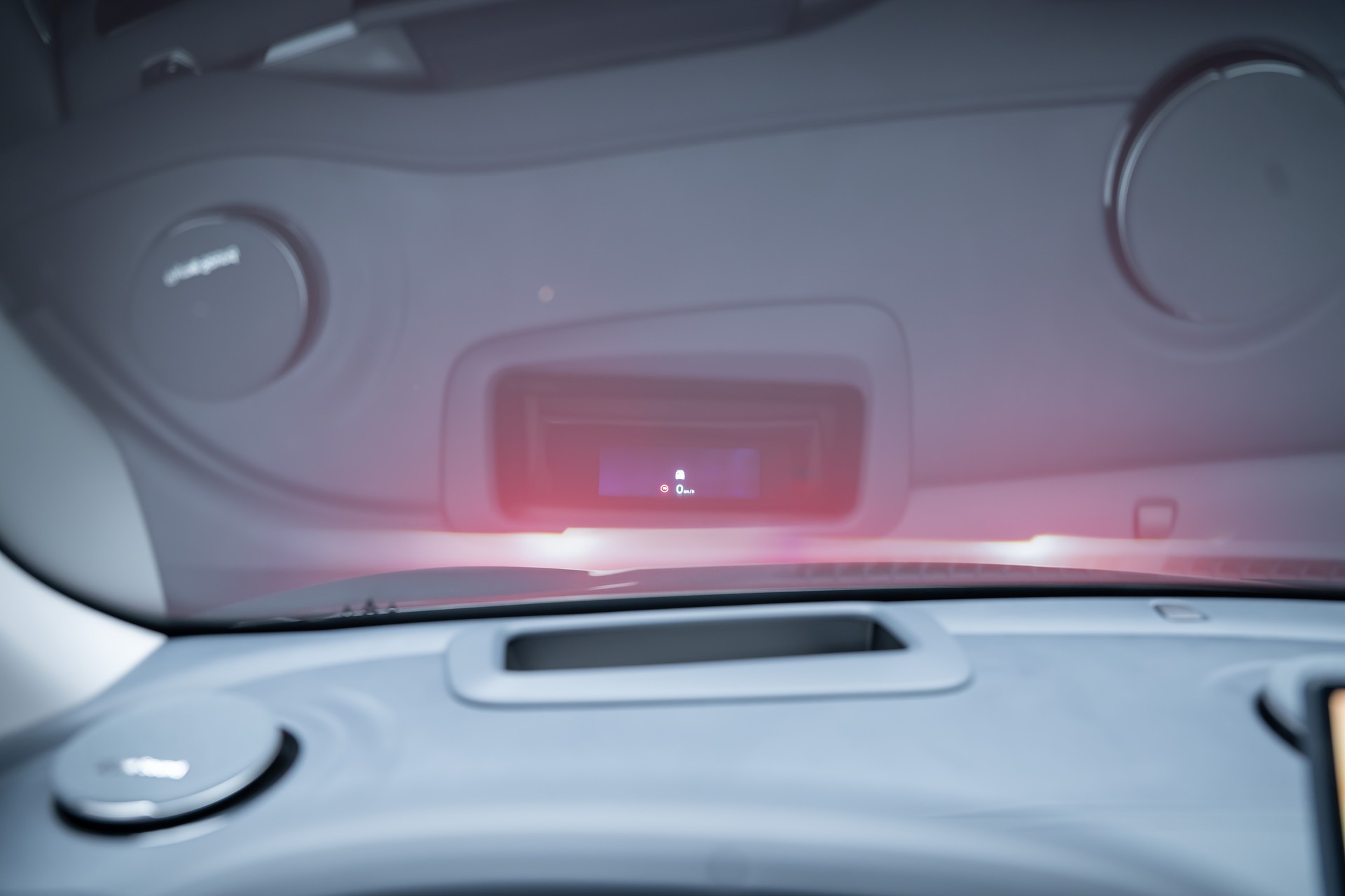 GEELY MAX + / Panorama-Glasdach / HeadUp / 360°Kamera-image-32