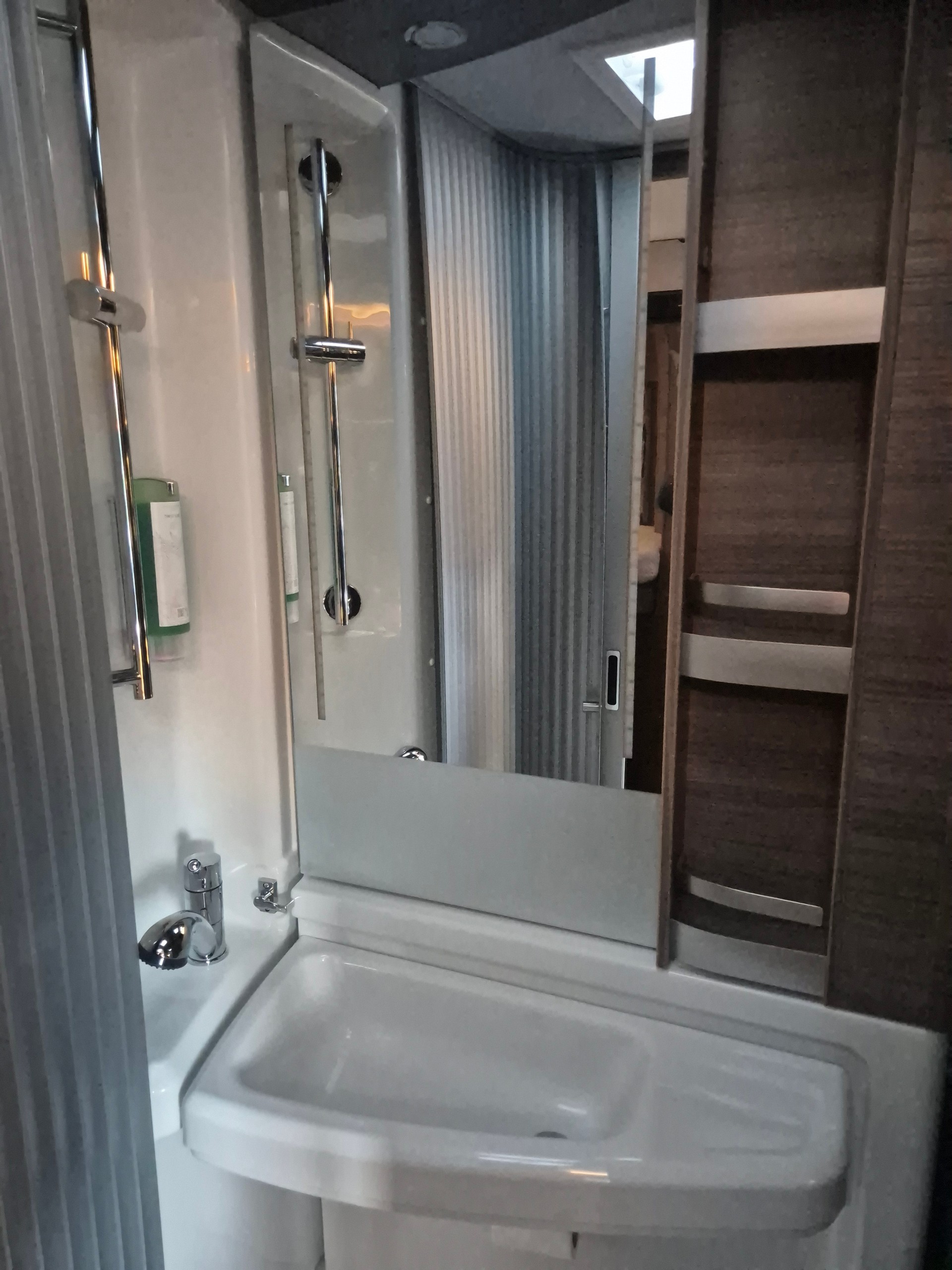 KNAUS MAN TGE 2.0 177PS Vansation-image-11