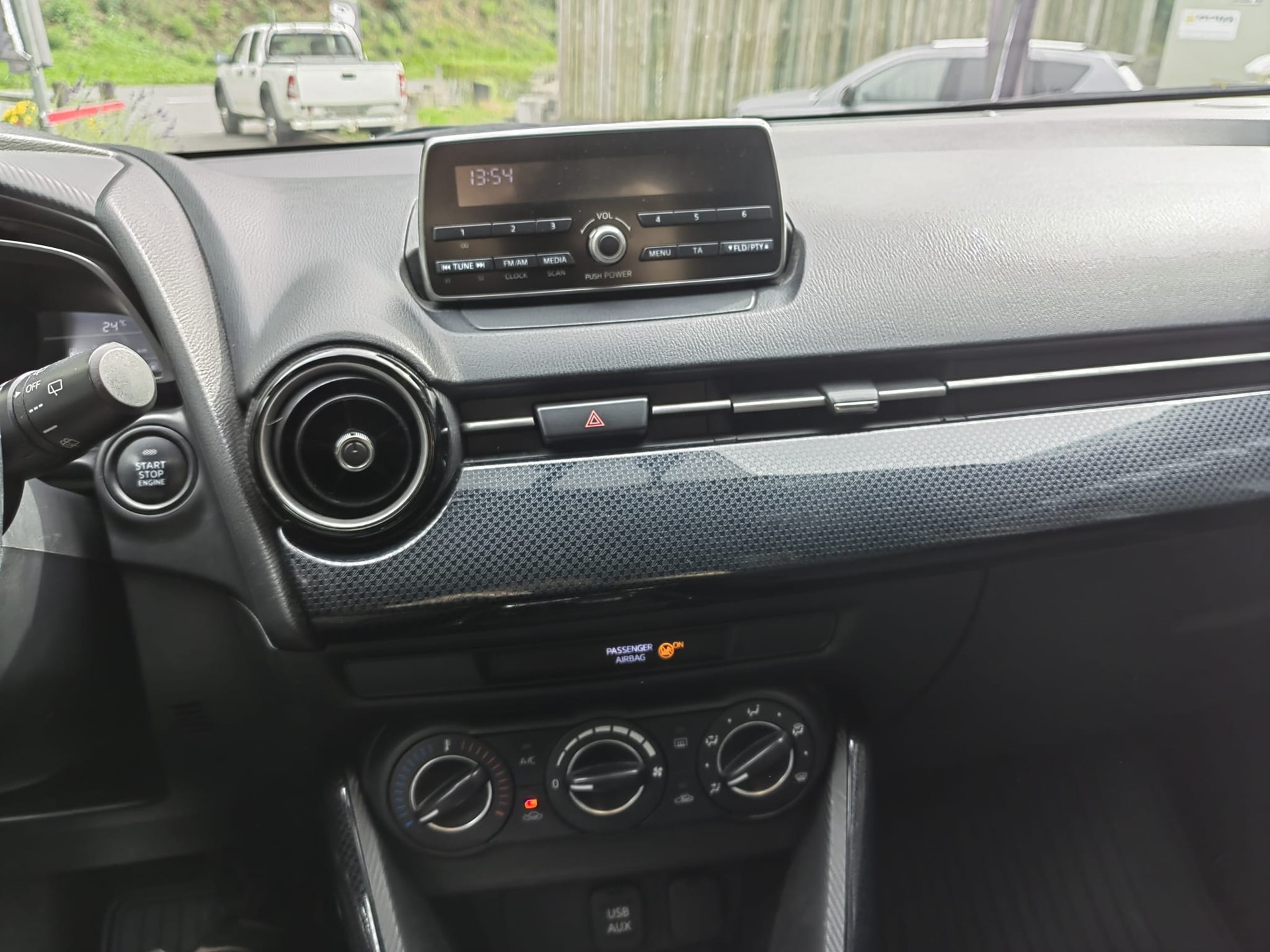 MAZDA 2 1.5 90 Ambition-image-8
