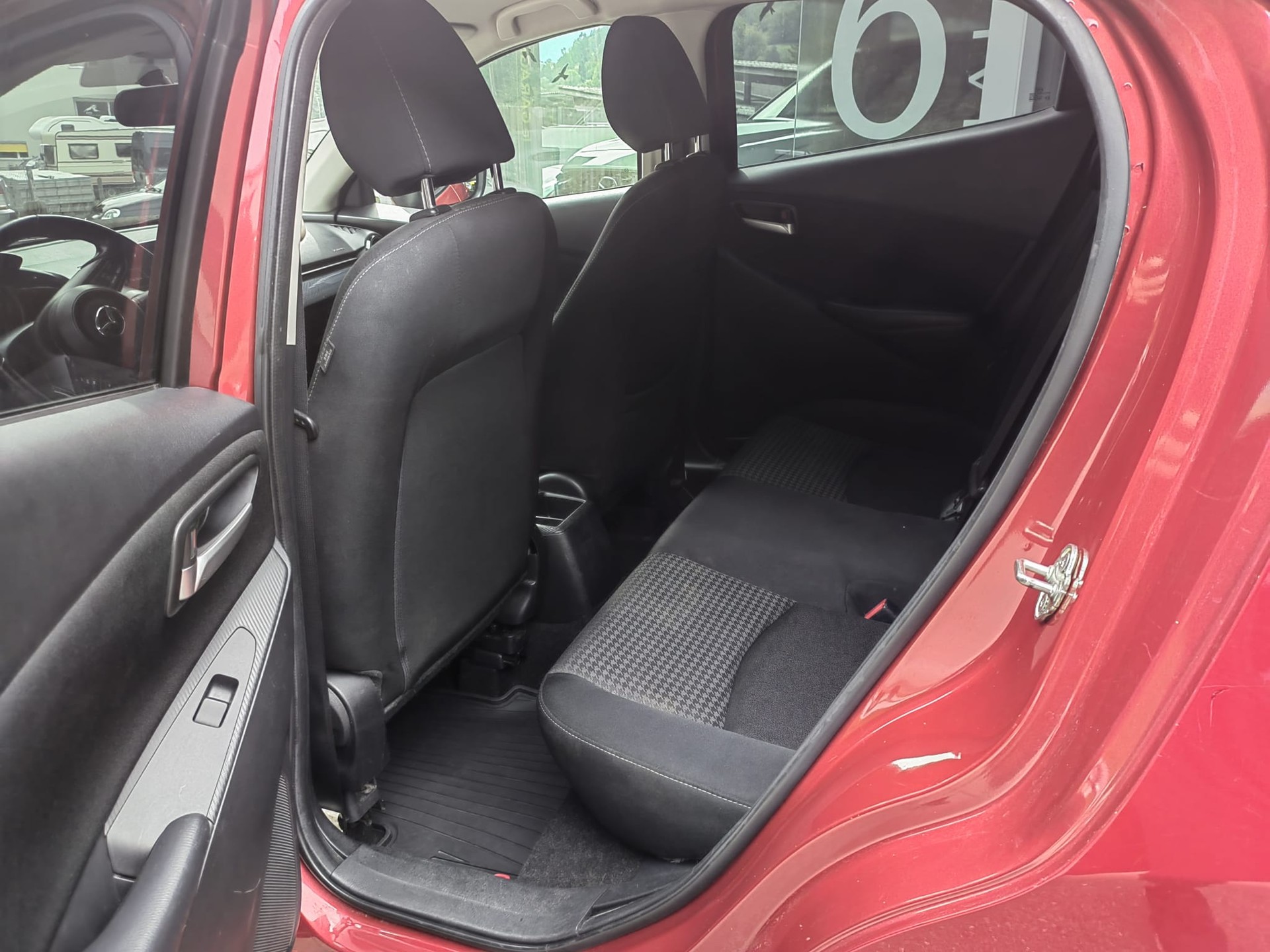 MAZDA 2 1.5 90 Ambition-image-2