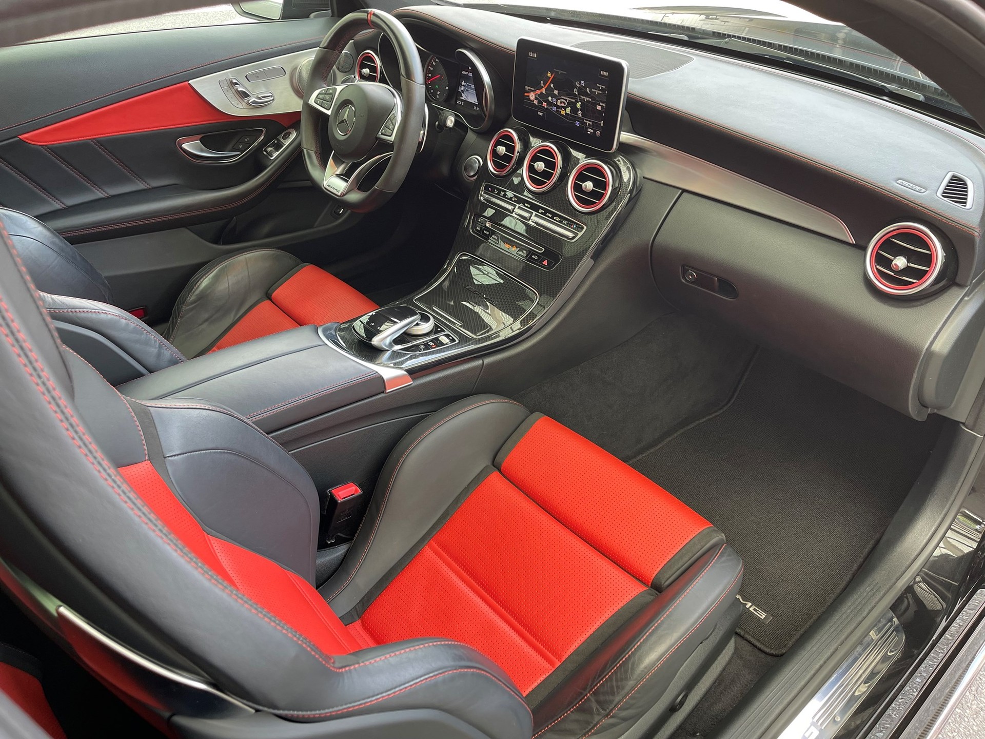 MERCEDES-BENZ C 63 S AMG Speedshift-image-11