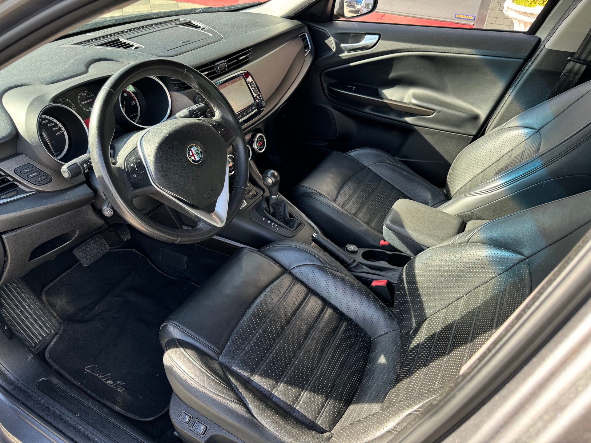 ALFA ROMEO Giulietta 2.0 JTDM Exclusive TCT-image-8